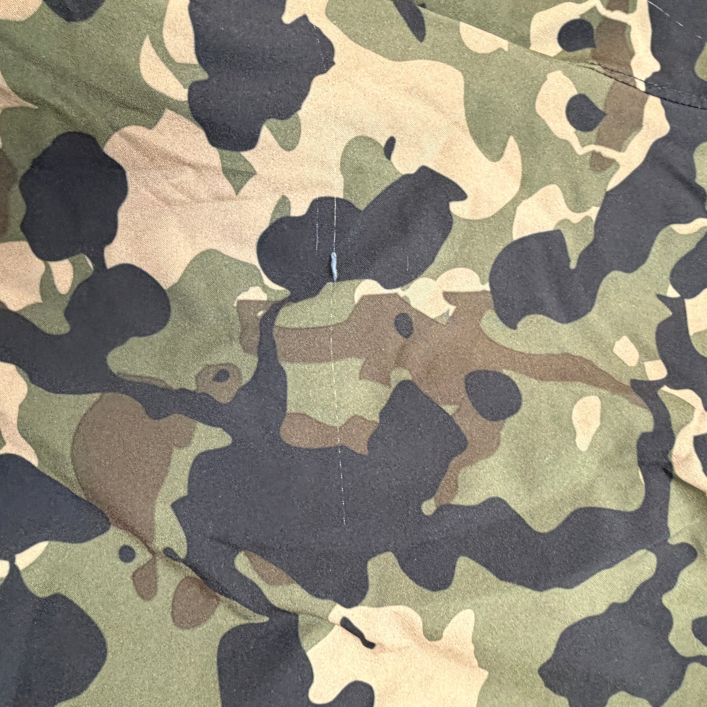 Under Armour Men's Large Camo Athletic Training Shorts READ