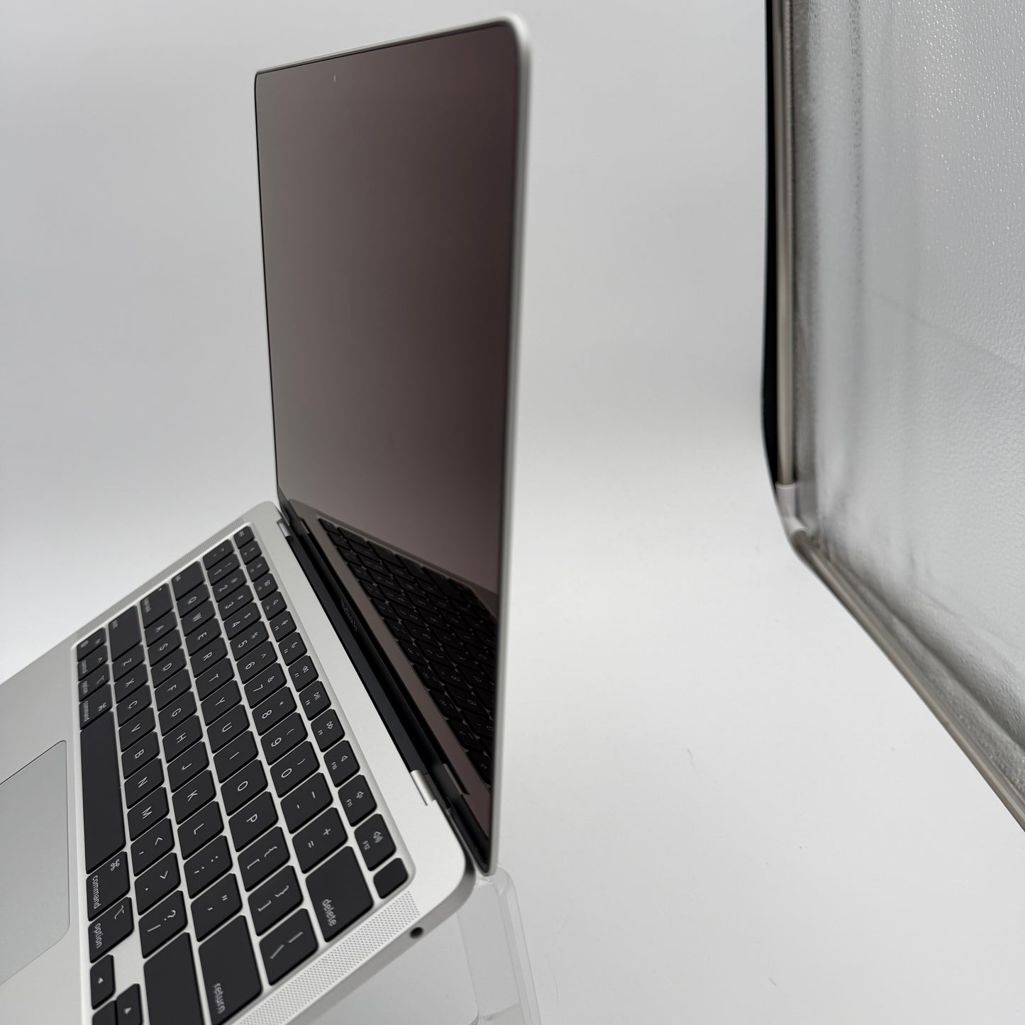 Apple MacBook Air 13" A2337 M1 2020 8GB RAM 256GB Silver With Box