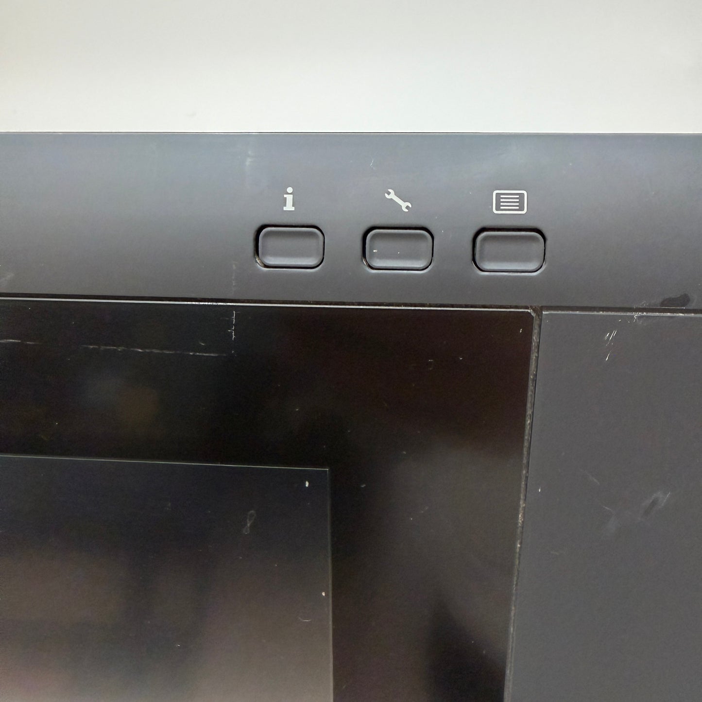 Wacom Cintiq 22 DK-2200 Graphics Tablet with Stand, Pen and Tips, Black