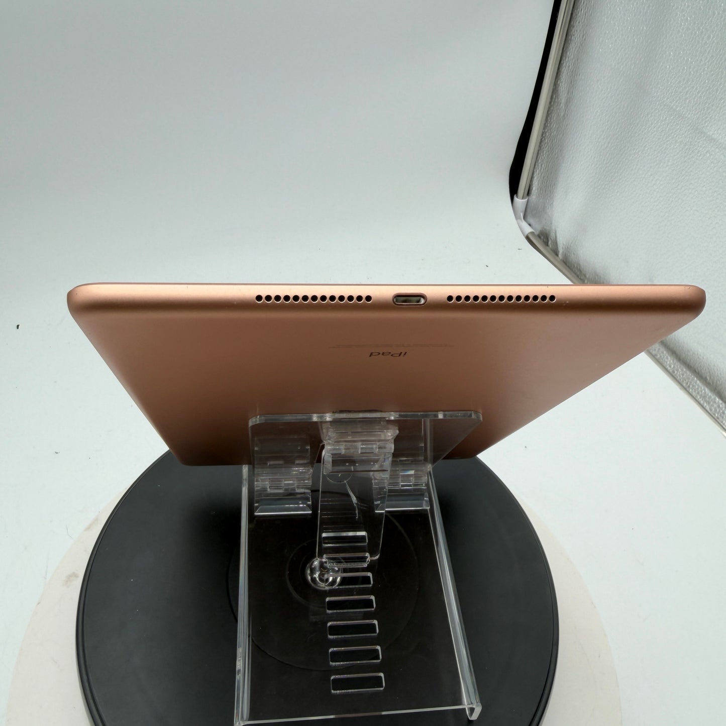 Apple iPad 6th Gen A1893 32GB WiFi Tablet Rose Gold READ
