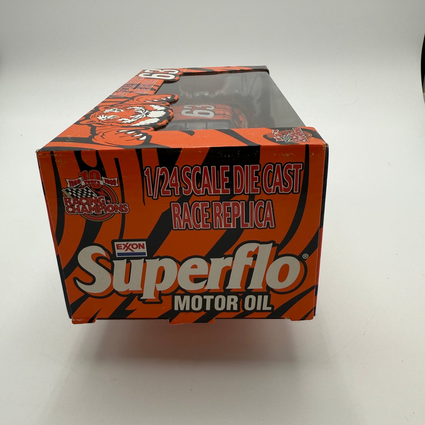 1/24 Mark Green Exxon Superflo 1999 Monte Carlo NASCAR Collectible Model