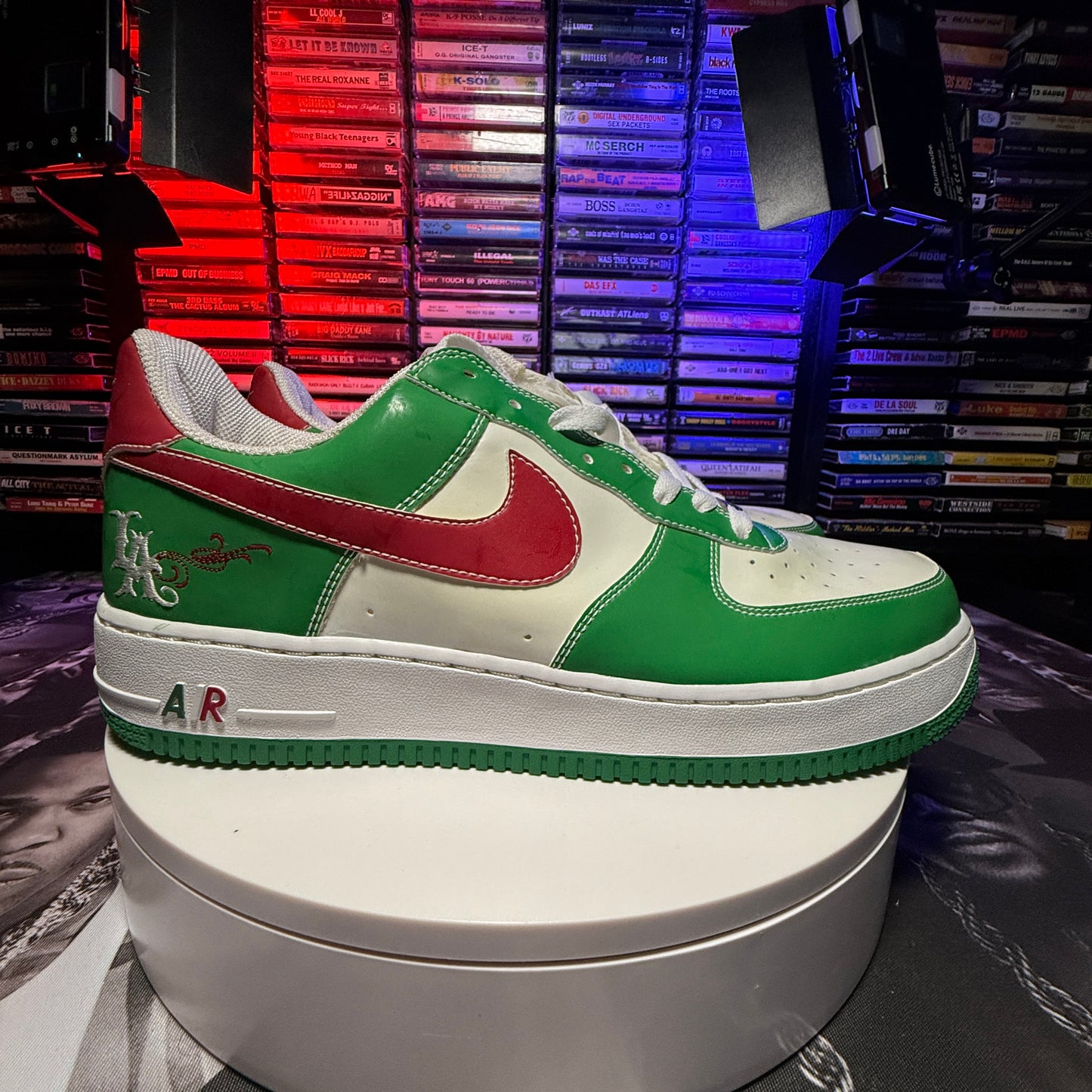 2005 Nike Air Force 1 Mr. Cartoon White/Classic Green/Varsity Red 36146-131 Size 12