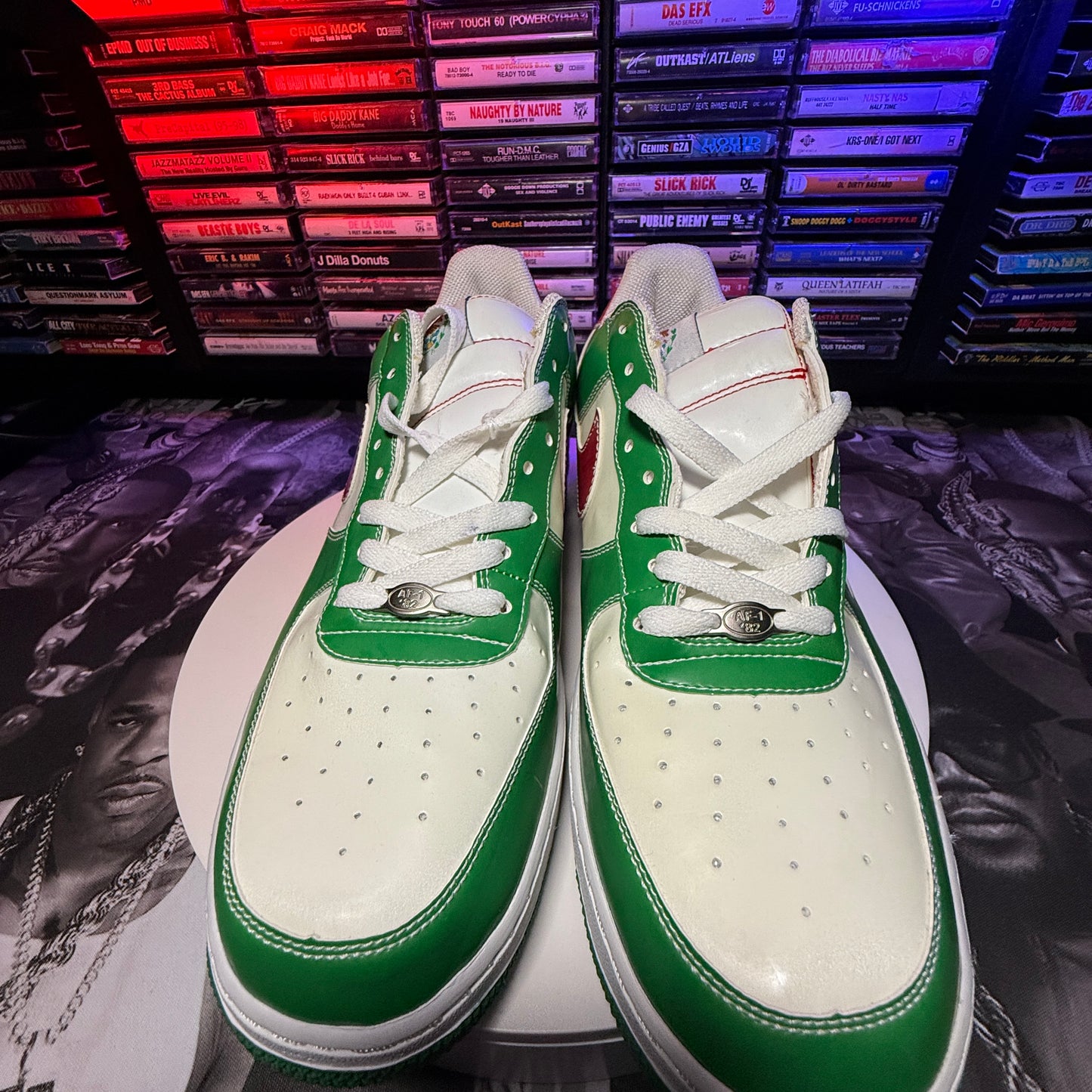 2005 Nike Air Force 1 Mr. Cartoon White/Classic Green/Varsity Red 36146-131 Size 12