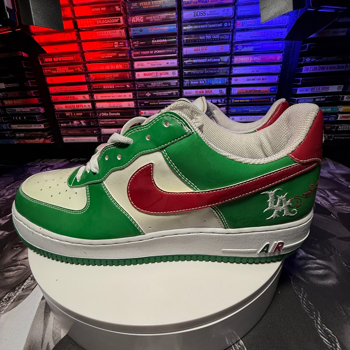 2005 Nike Air Force 1 Mr. Cartoon White/Classic Green/Varsity Red 36146-131 Size 12
