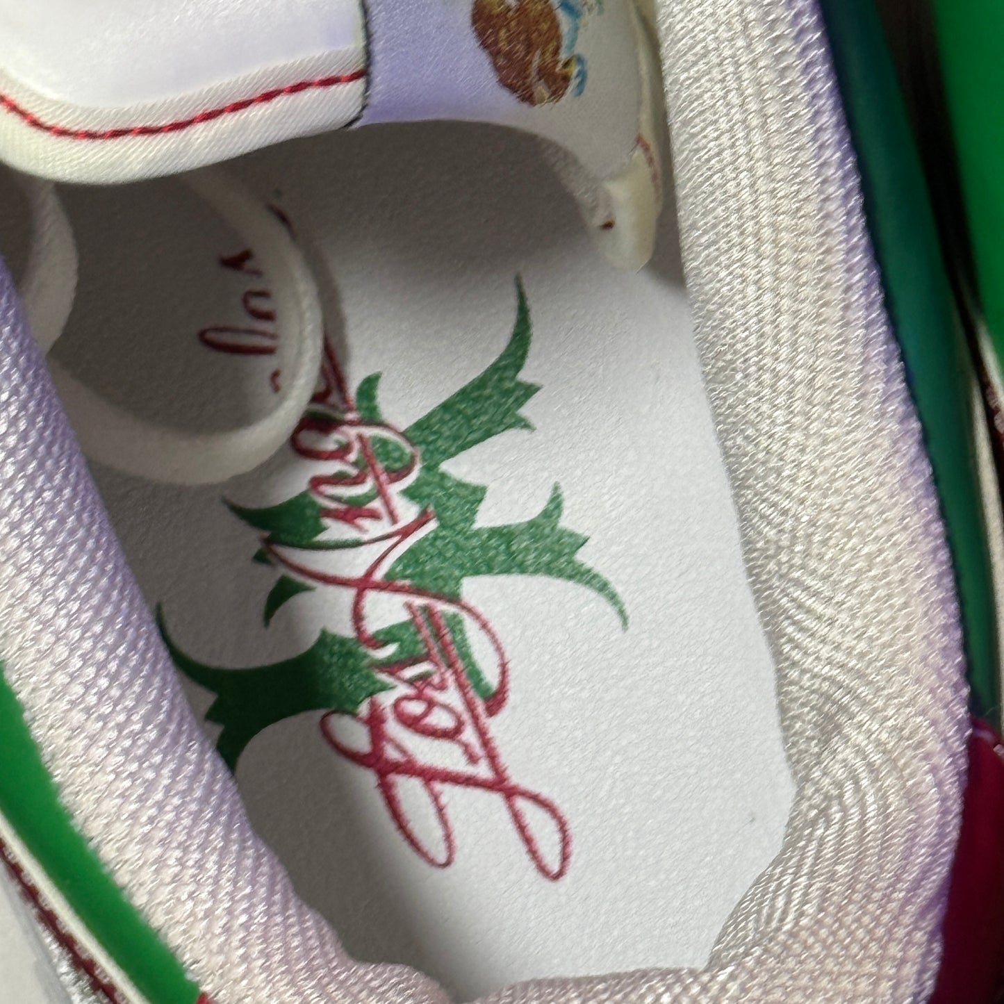 2005 Nike Air Force 1 Mr. Cartoon White/Classic Green/Varsity Red 36146-131 Size 12