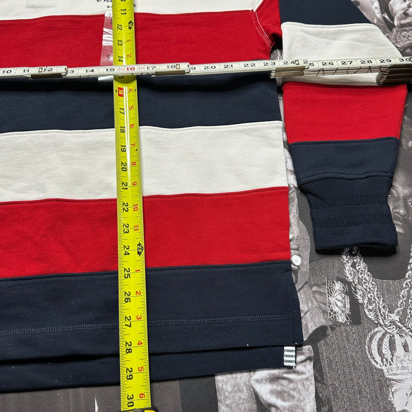 NWT Tommy Hilfiger
Men's Prep Stripe Rugby Top SZ Small