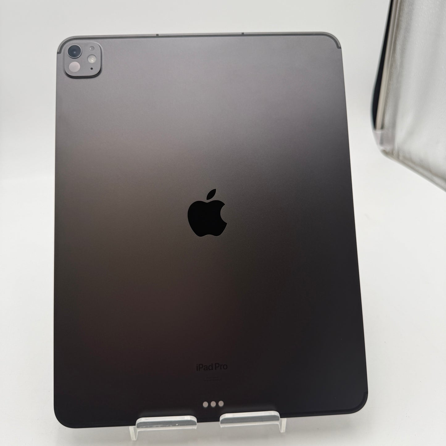 Apple iPad Pro 13 Inch M4 A2925 256GB Unlocked Cellular Space Black with Pencil and Case MINTY