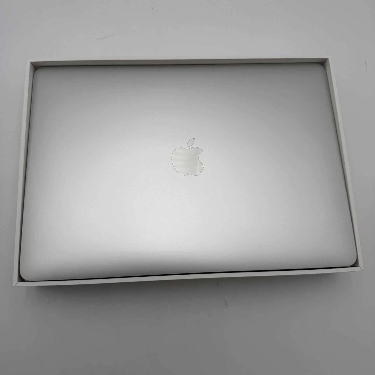 Apple MacBook Air 13" A2337 M1 2020 8GB RAM 256GB Silver With Box