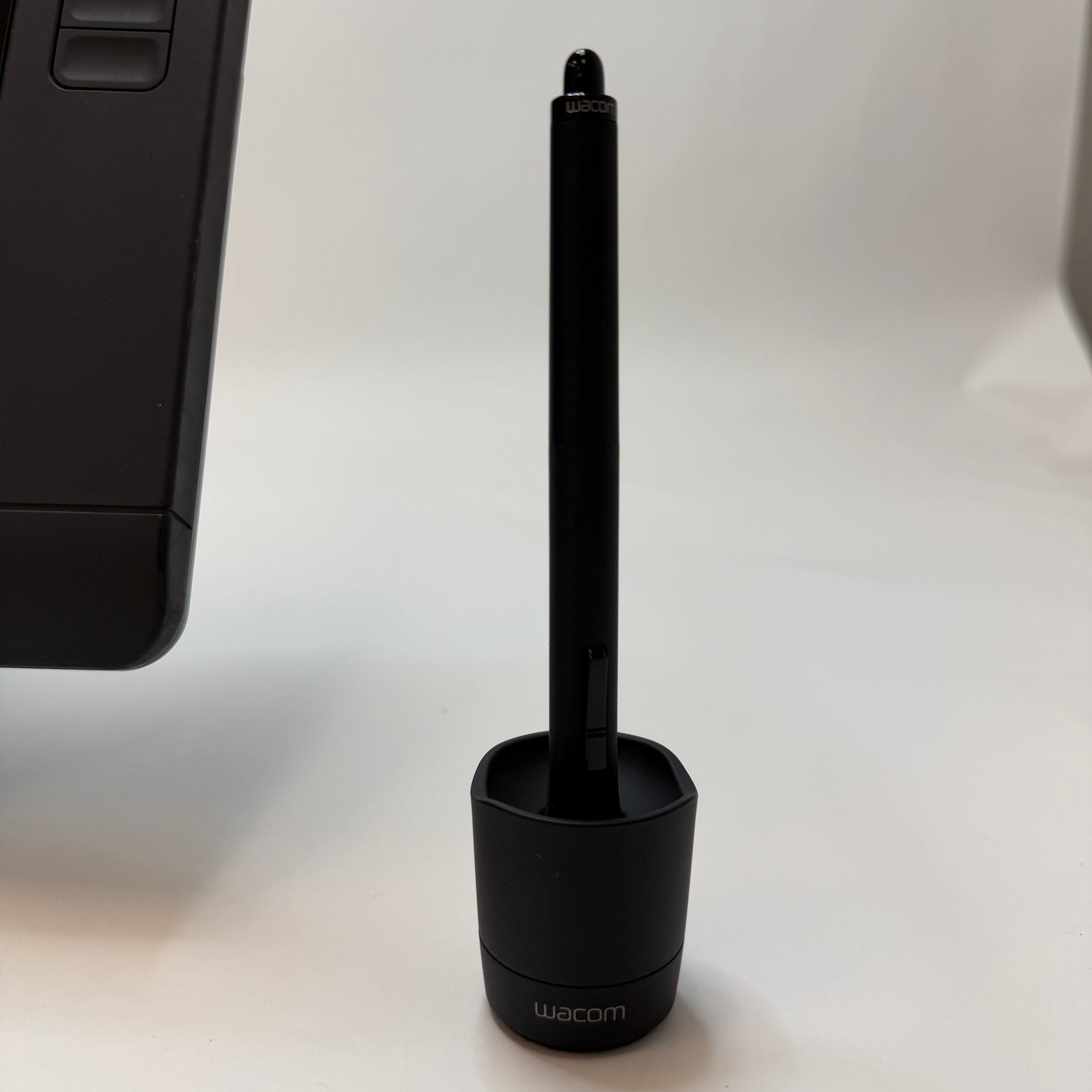Wacom Cintiq 22 DK-2200 Graphics Tablet with Stand, Pen and Tips, Black