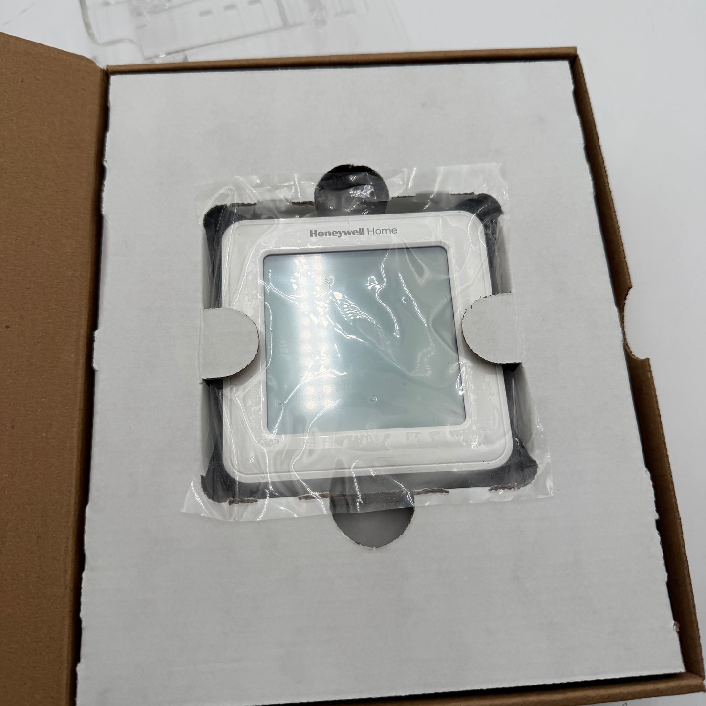 Honeywell T5 Touchscreen Programmable Thermostat White New In Box