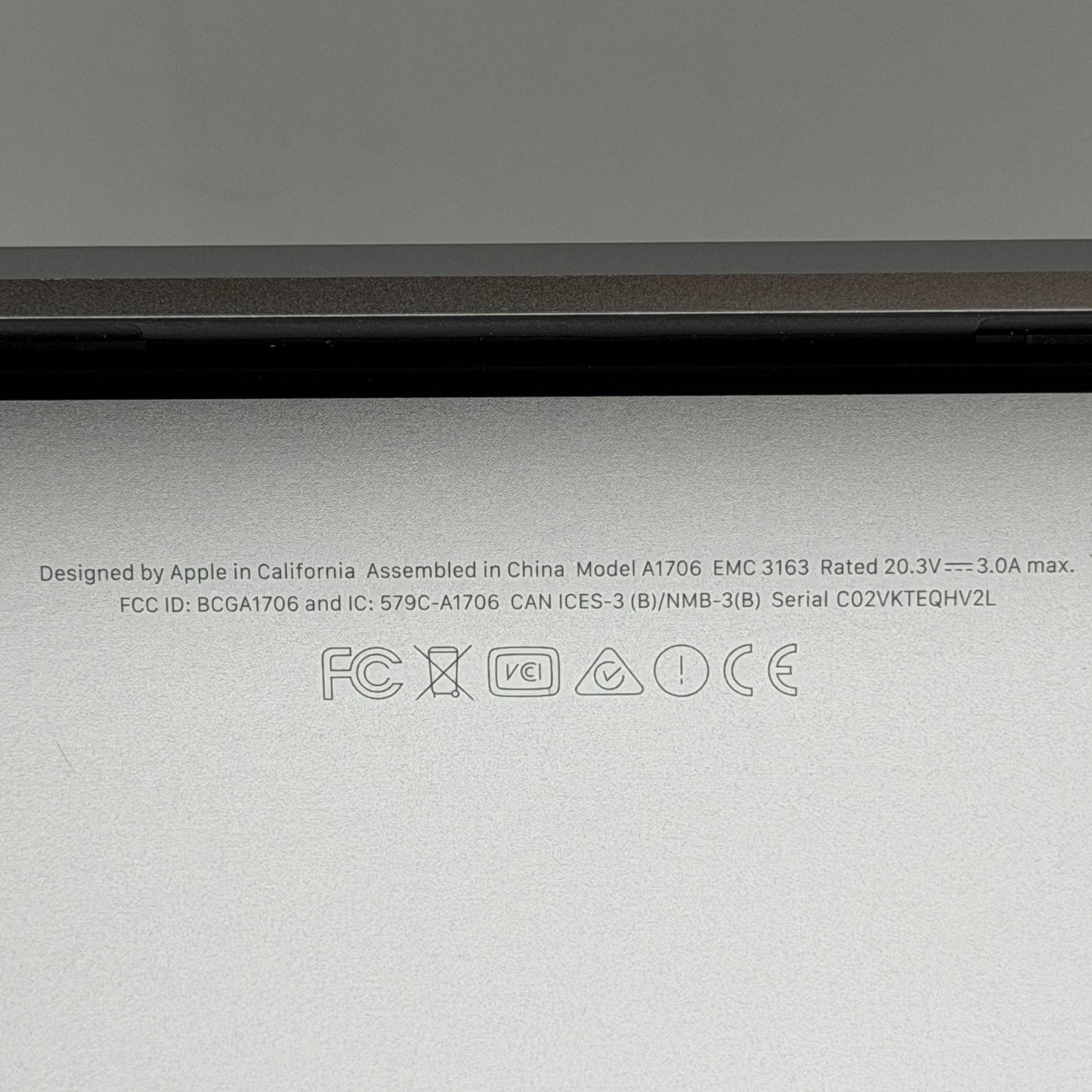 Apple MacBook Pro 13" A1706 2017 Core i5 8GB 256GB Silver