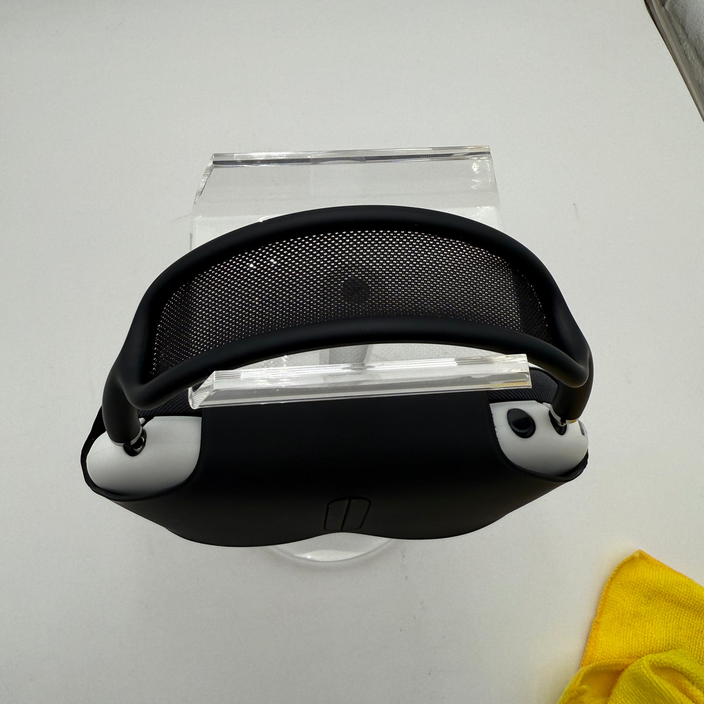 Apple AirPods Max A3184 Space Gray USB-C with Smart Case and Carrying Case