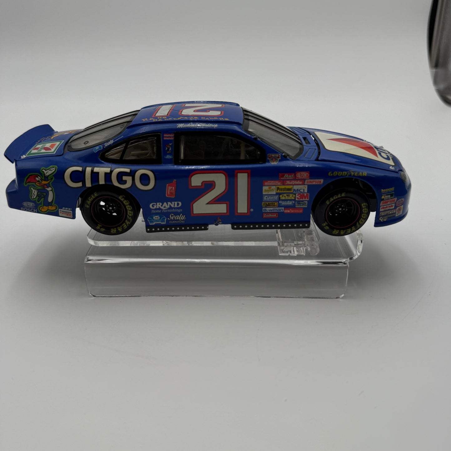 Action Racing 1:24 Michael Waltrip Woody Woodpecker 1998 Ford Nascar Diecast - Multi-Colored
