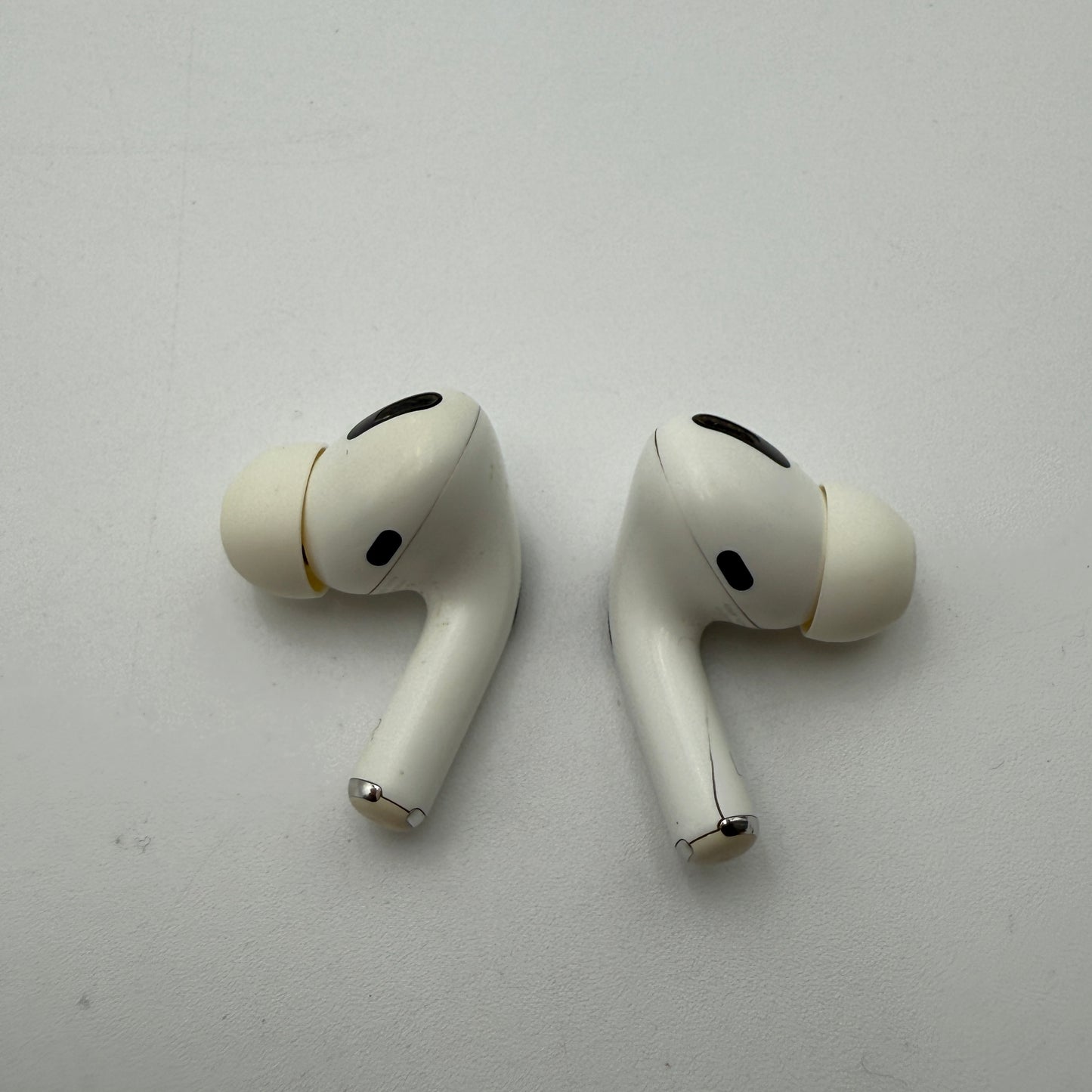 Apple AirPods Pro 1st Gen A2084 - Used White Headphones