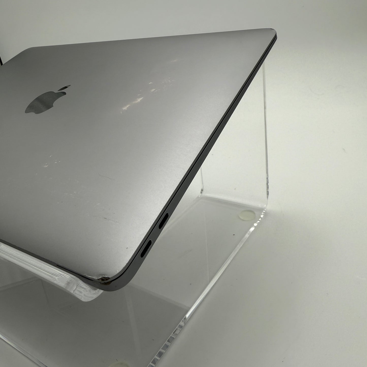 Apple MacBook Air 2020 M1 8GB 256GB Space Gray READ