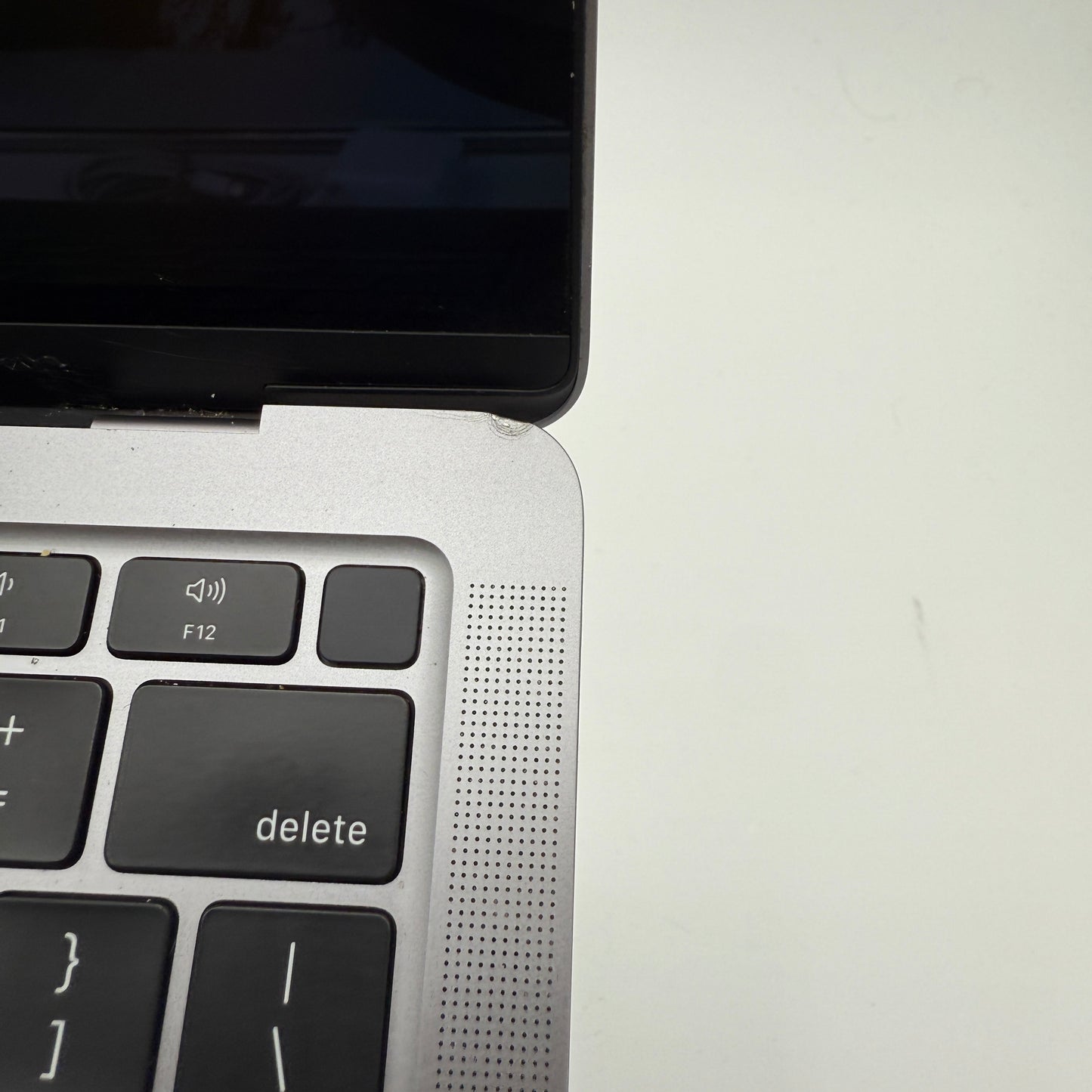 Apple MacBook Air 2020 M1 8GB 256GB Space Gray READ