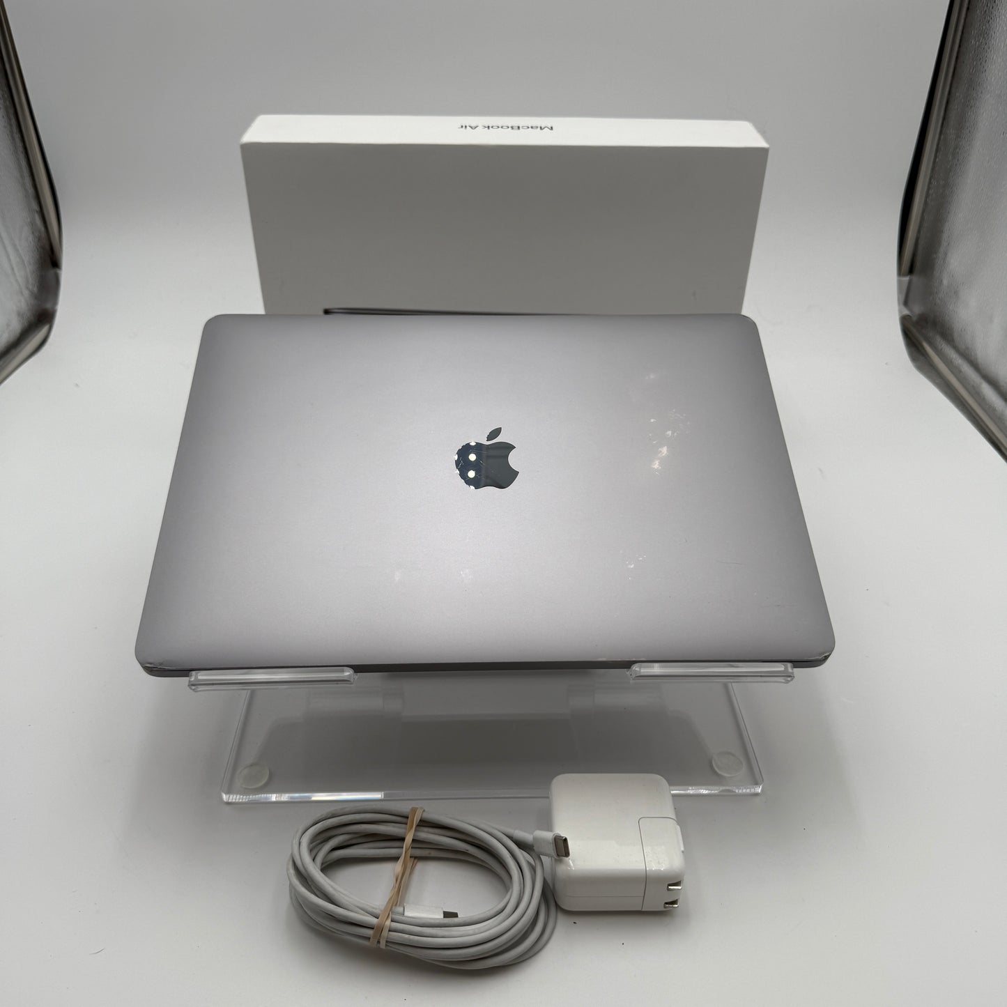 Apple MacBook Air 2020 M1 8GB 256GB Space Gray READ