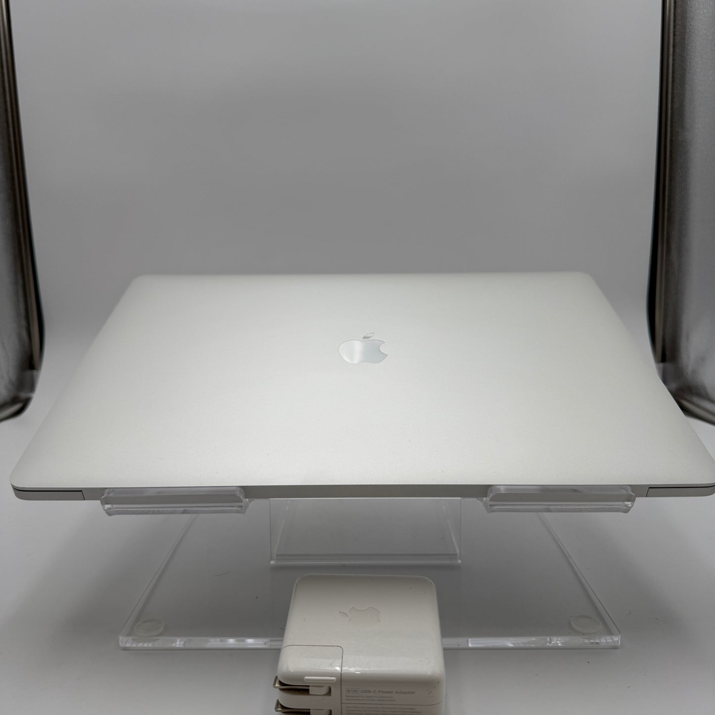 Apple MacBook Pro 16" A2141 2019 Core i7 512GB 16GB Silver - Used