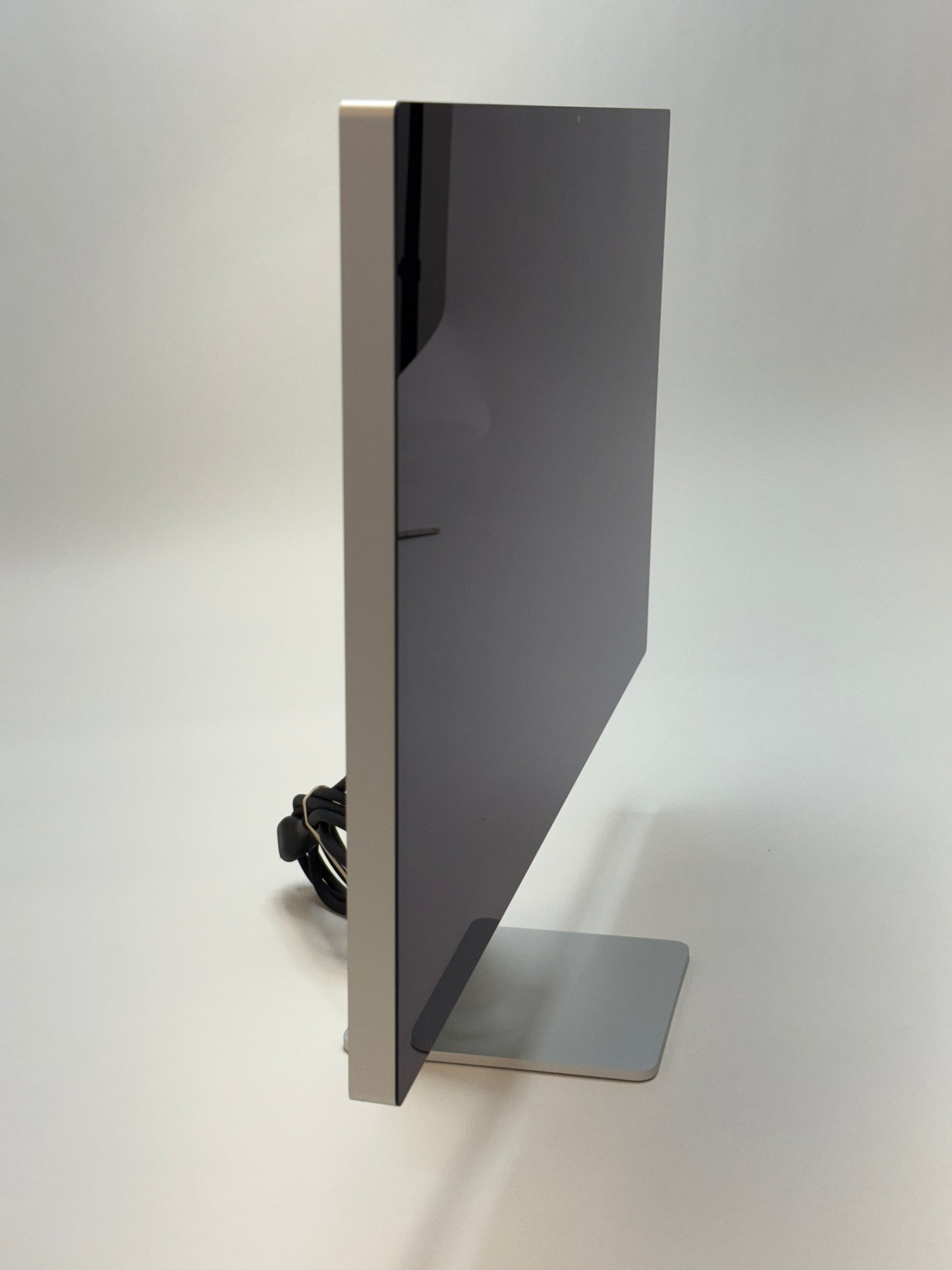 Apple Studio Display Standard Glass 27 inch 5K UHD 16:9 A2525 MKOU3LL/A With Box