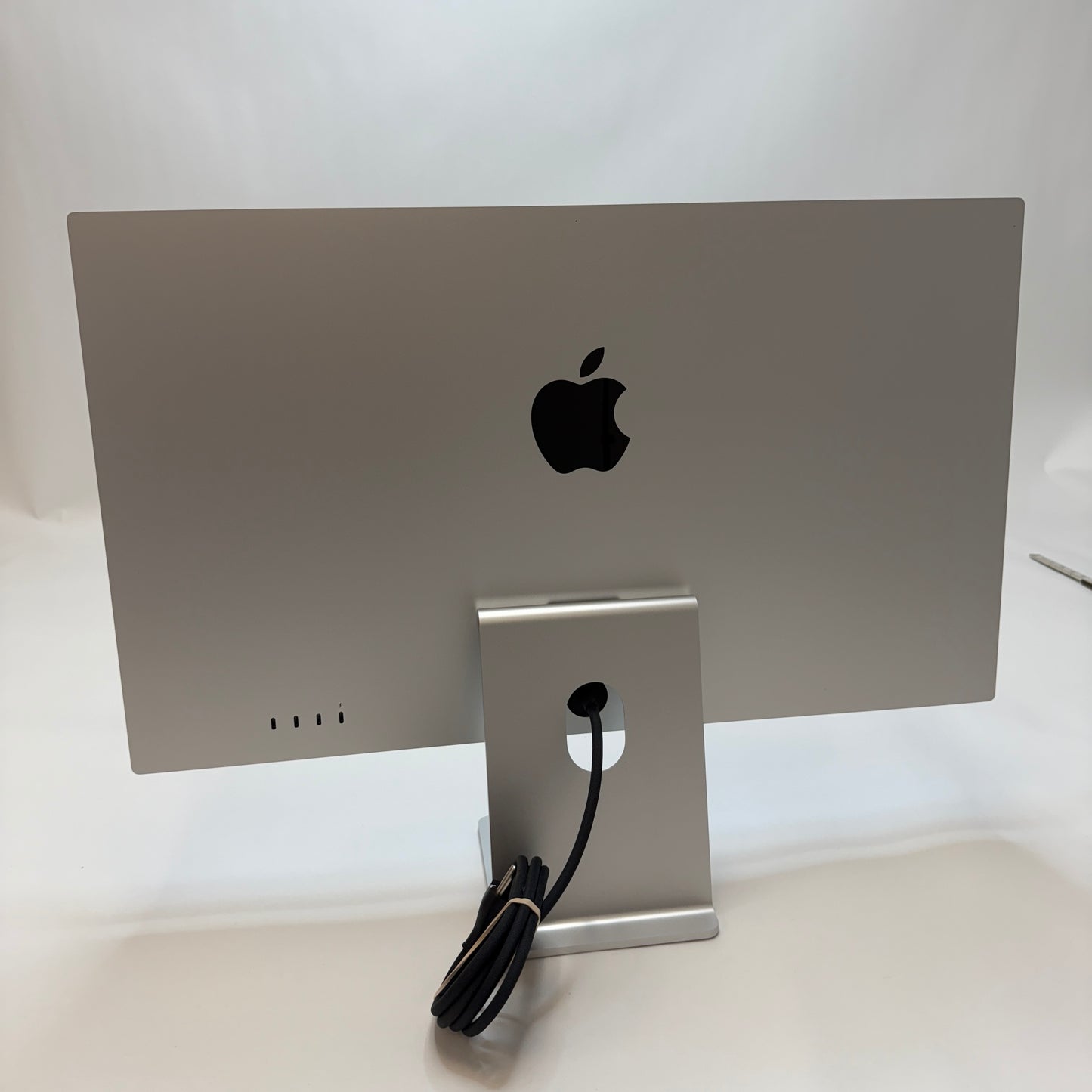 Apple Studio Display Standard Glass 27 inch 5K UHD 16:9 A2525 MKOU3LL/A