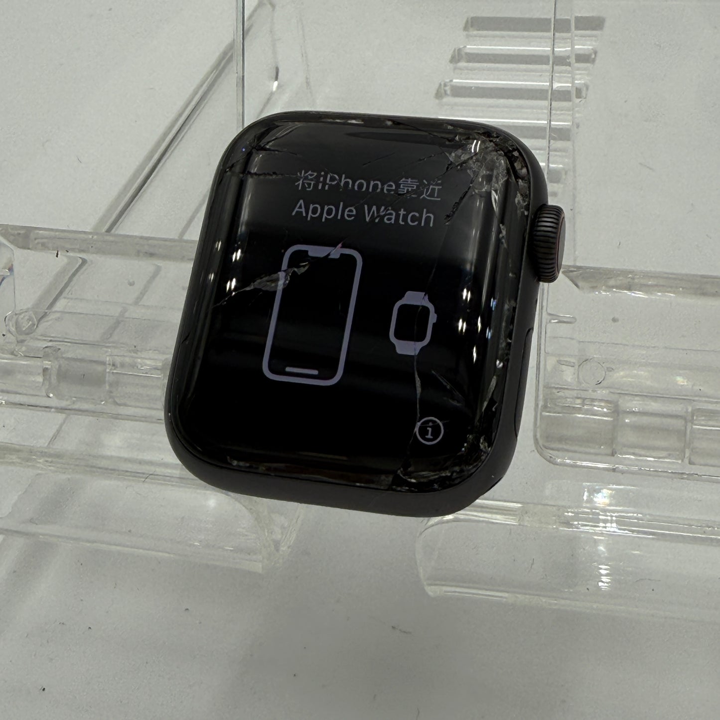 Apple Watch SE 1st Gen 40mm GPS+LTE Smart Watch Space Gray Unlocked
