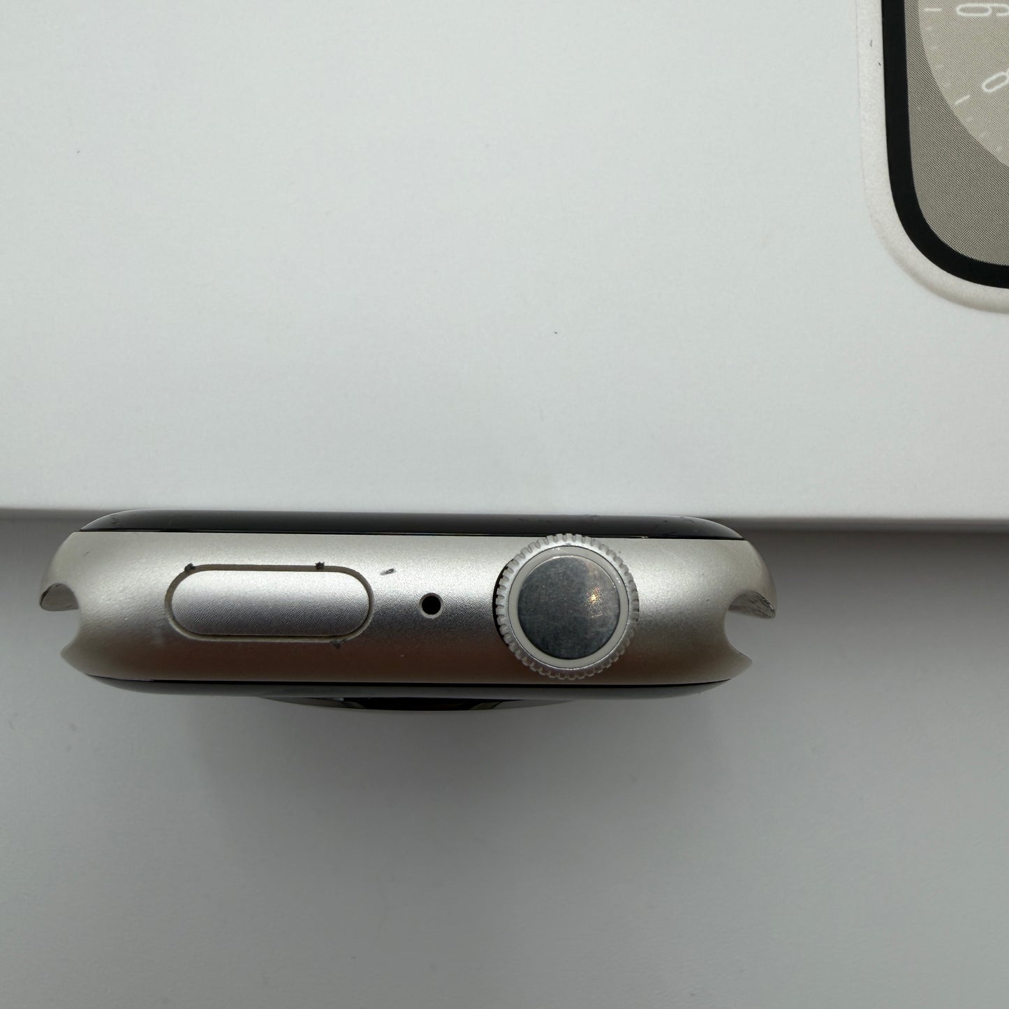 Apple Watch Series 8 - 45mm GPS Silver Sport Loop