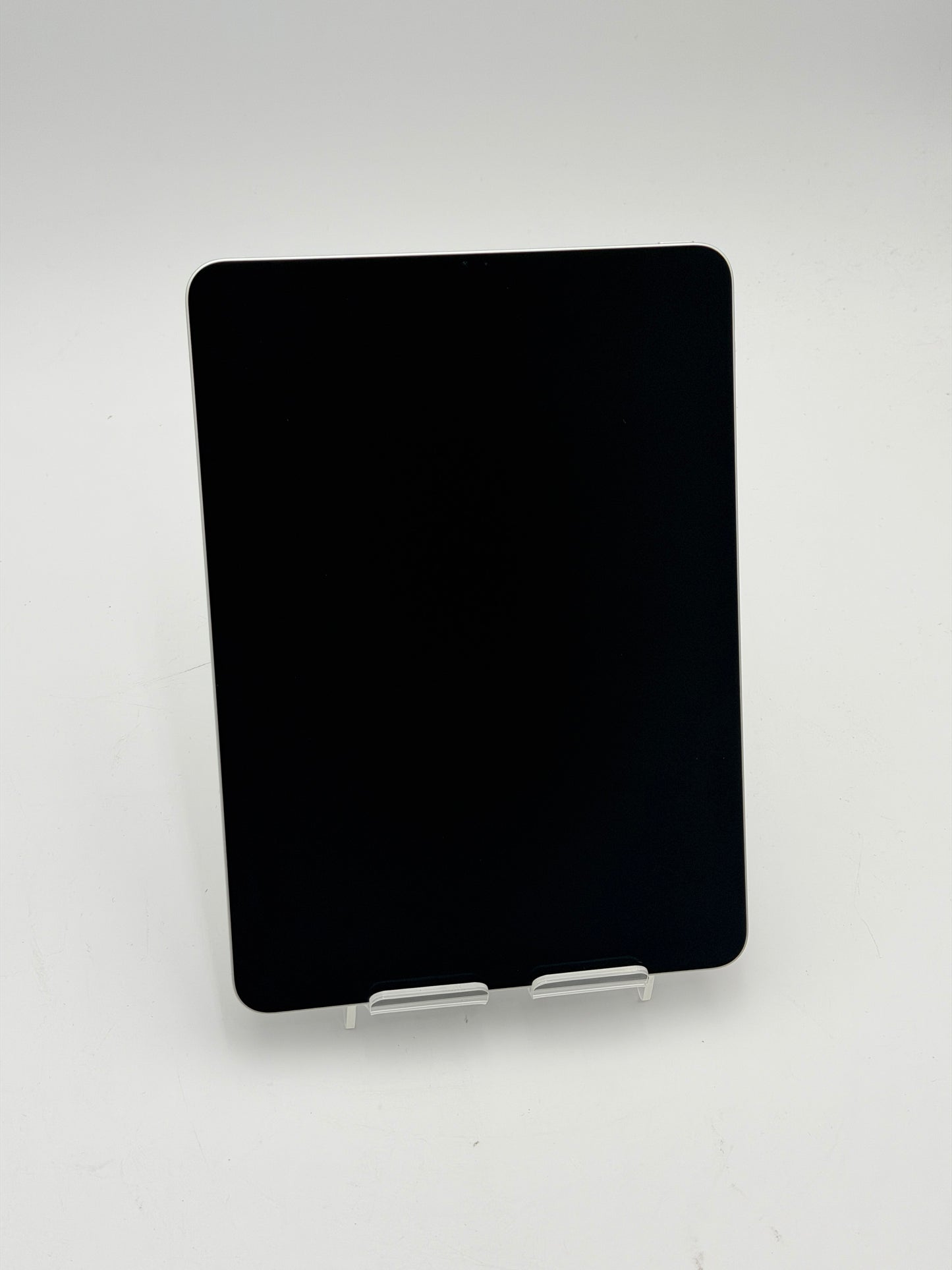 Apple iPad Pro 11 inch 4th Gen 256GB Silver WiFi Keyboard Included