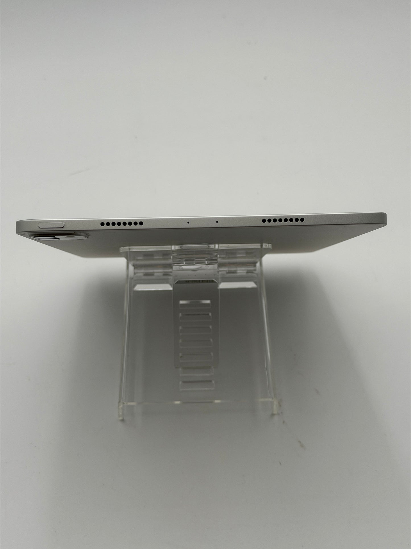 Apple iPad Pro 11 inch 4th Gen 256GB Silver WiFi Keyboard Included