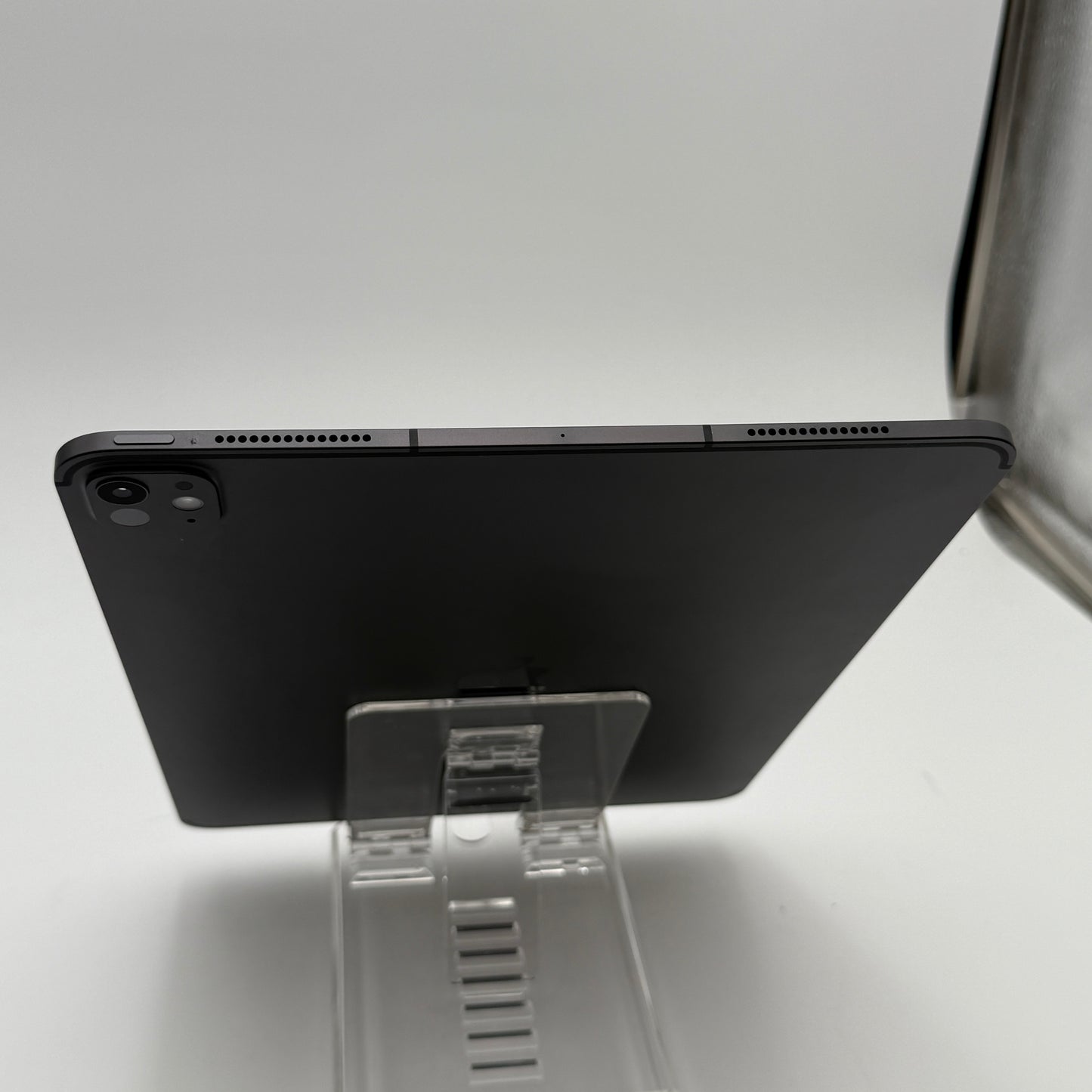 Apple iPad Pro 13 Inch M4 A2926 256GB Cellular/Wi-Fi Space Black Unlocked Tablet