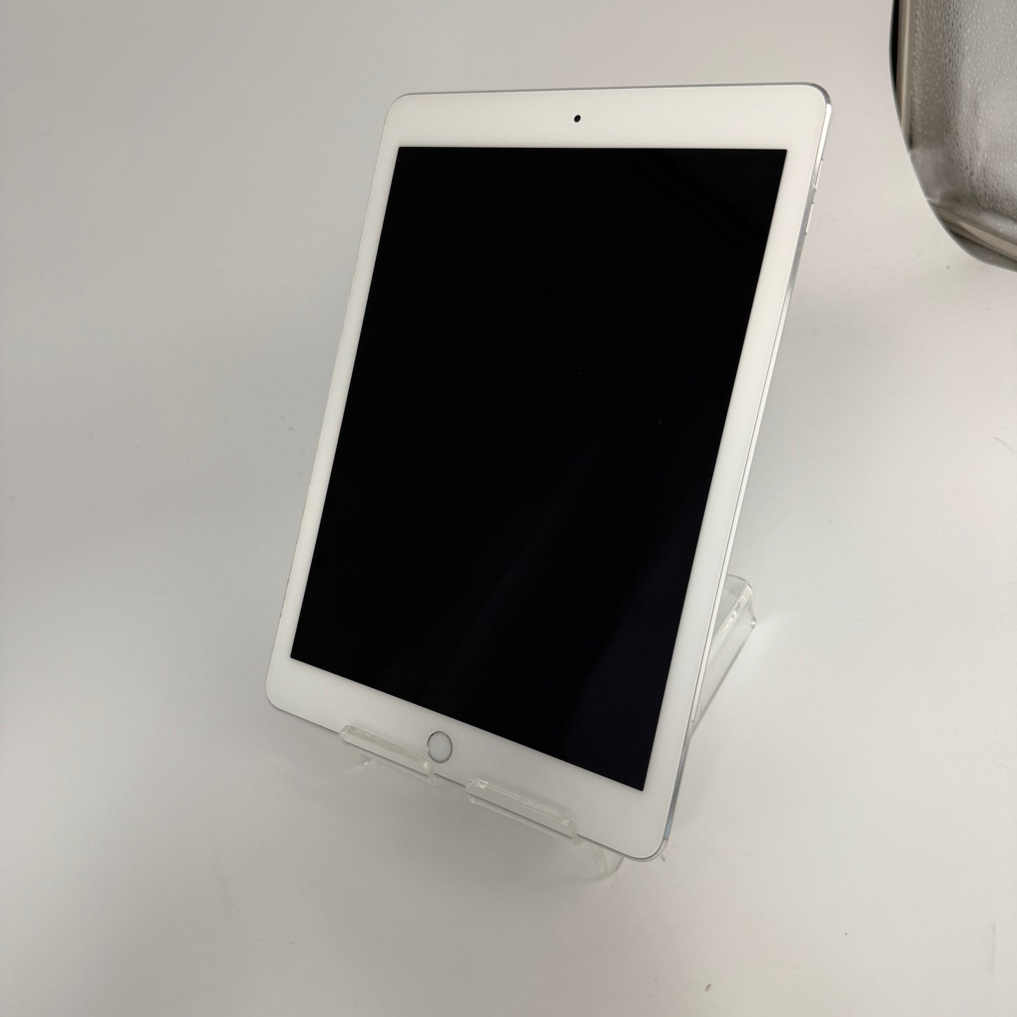 Apple iPad Pro 9.7 Inch A1673 128GB Silver WiFi Tablet - Used