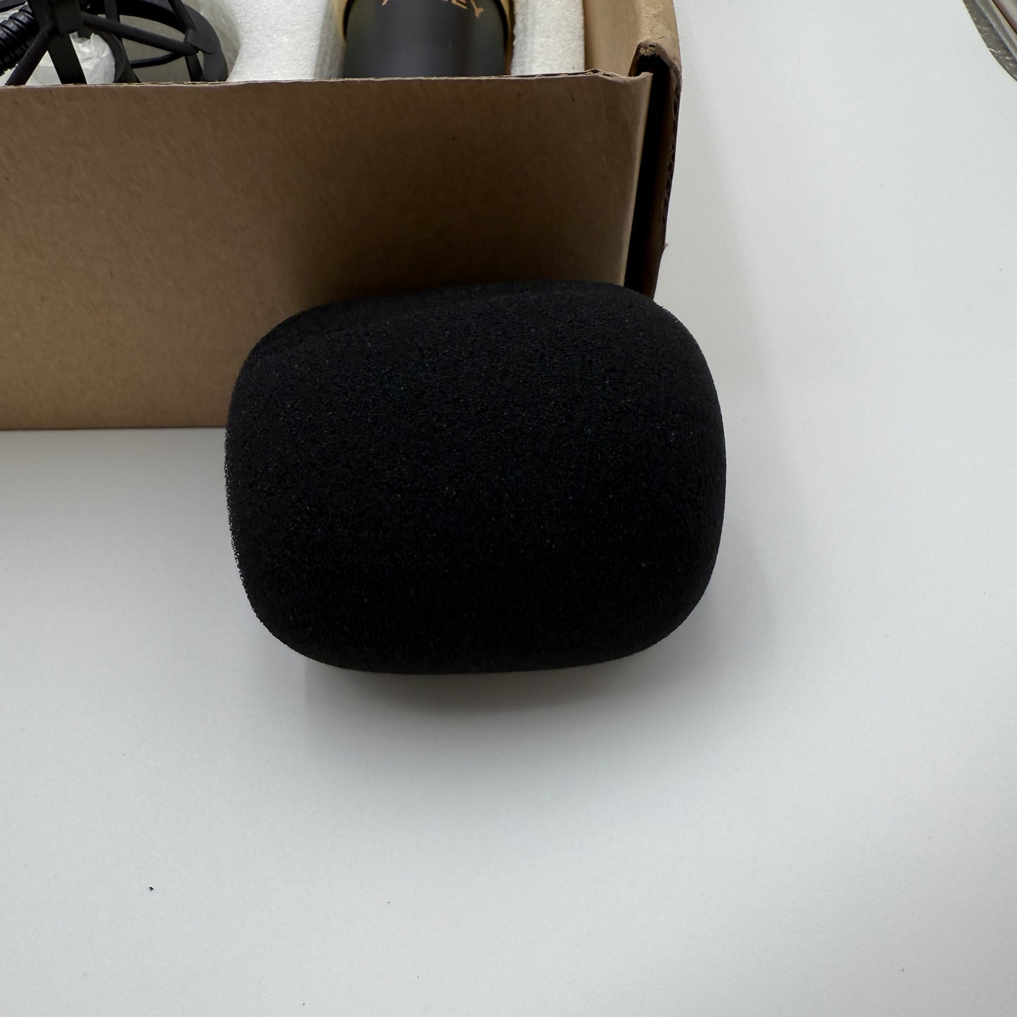 Aukey Studio Condenser Microphone KIT GD-D1 For Streamers and Singers - Used with Box - Black