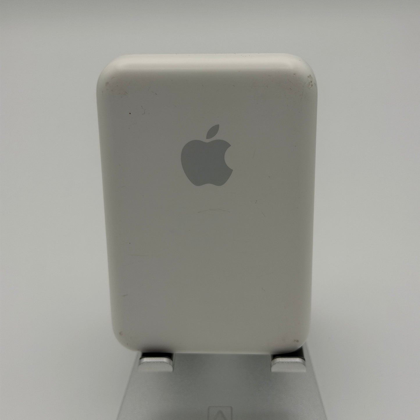Apple iPhone MagSafe Battery Pack Model A2384 - White - Used