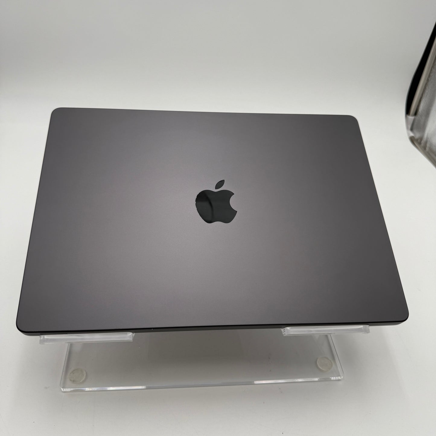 Apple MacBook Pro 14 M4 16GB RAM 500GB Space Black w/ Charger and Case!