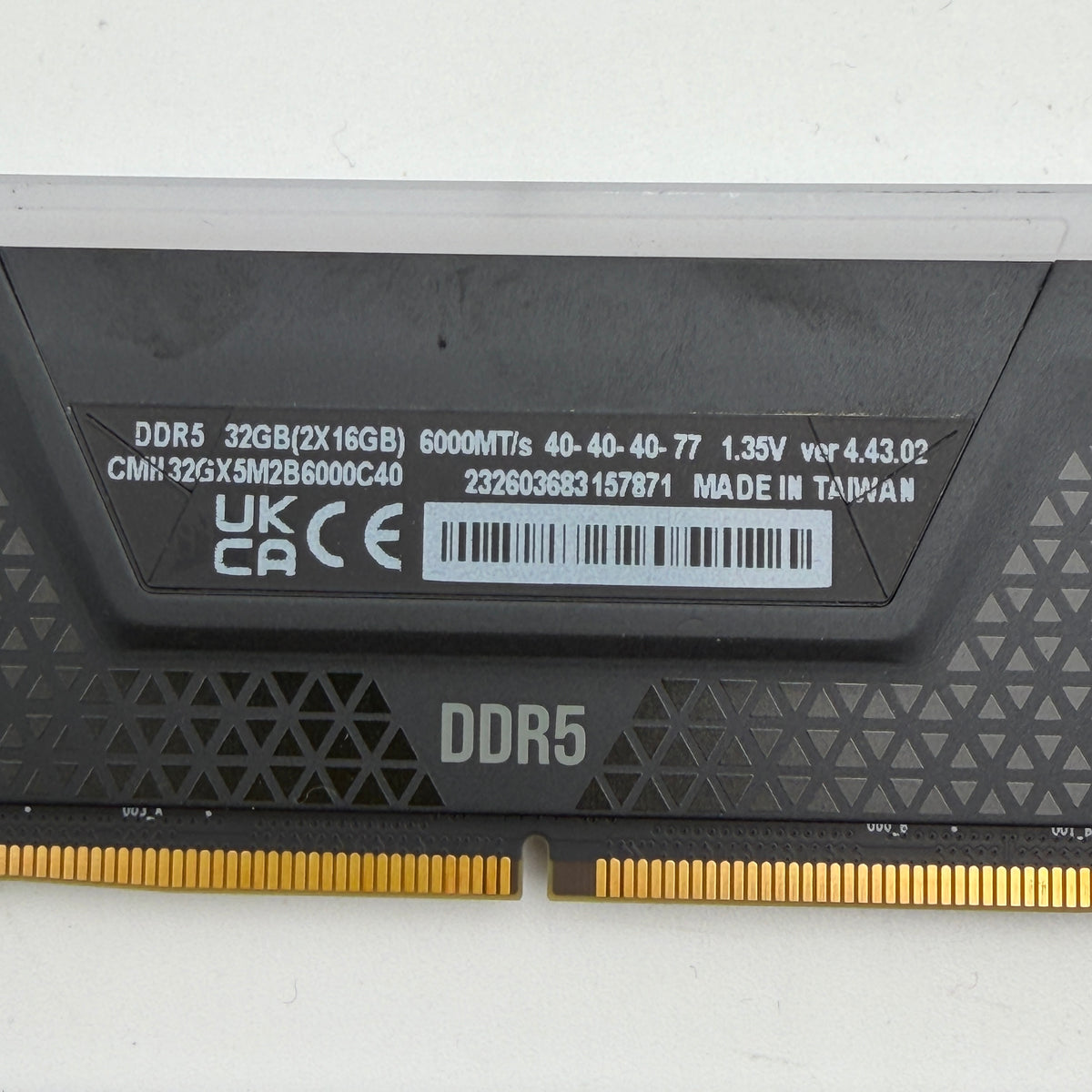 CORSAIR RGB 32GB (2x16GB) DDR5 6000MHz RAM CMH32GX5M2E6000C36