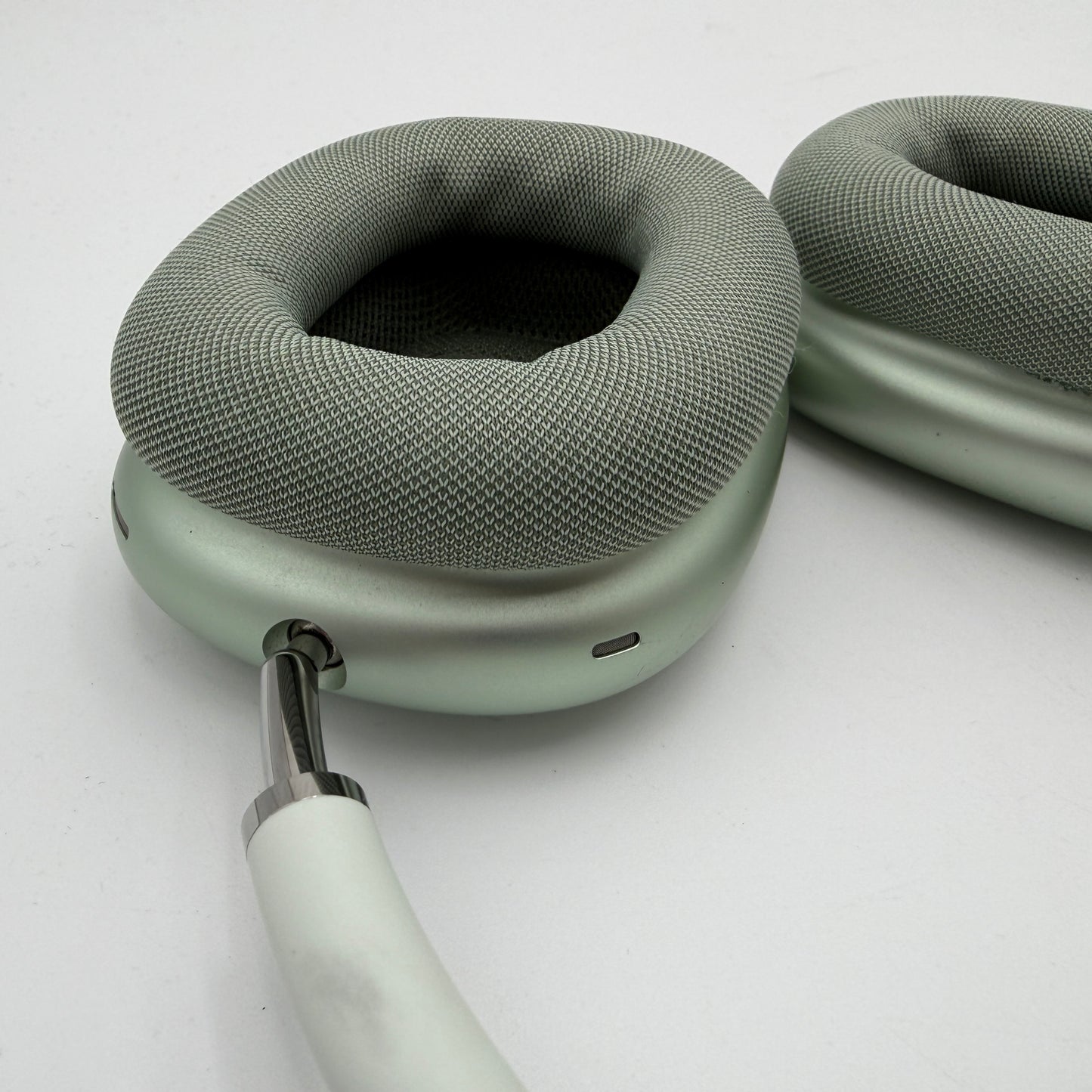 Apple AirPods Max A2096 Green No Smart Case Used