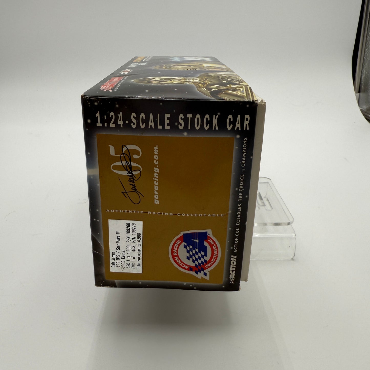 Action Racing Dale Jarret #88 UPS Star Wars III 2005 Taurus 1:24 Diecast Collectible