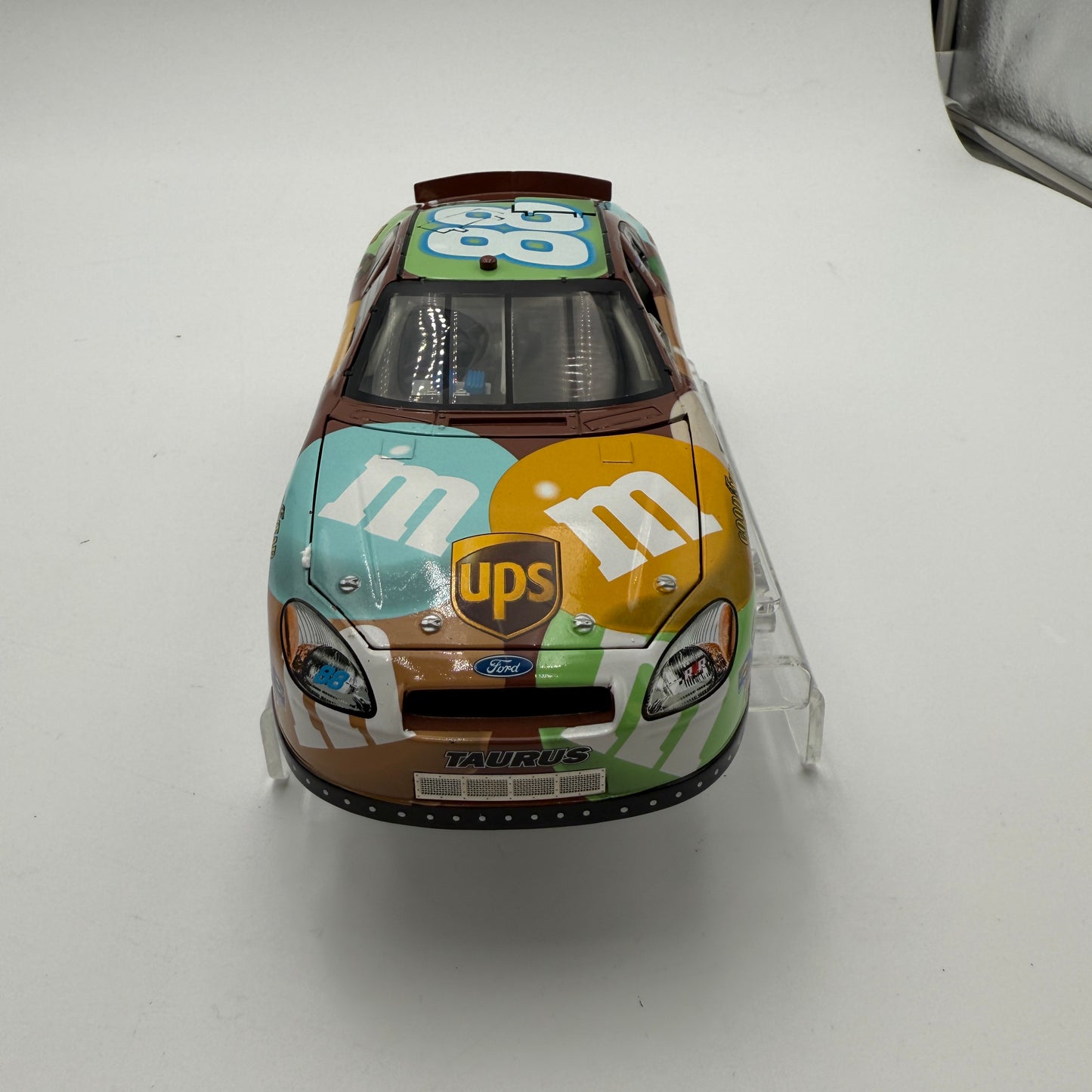 Action Racing Dale Jarret #88 UPS Star Wars III 2005 Taurus 1:24 Diecast Collectible