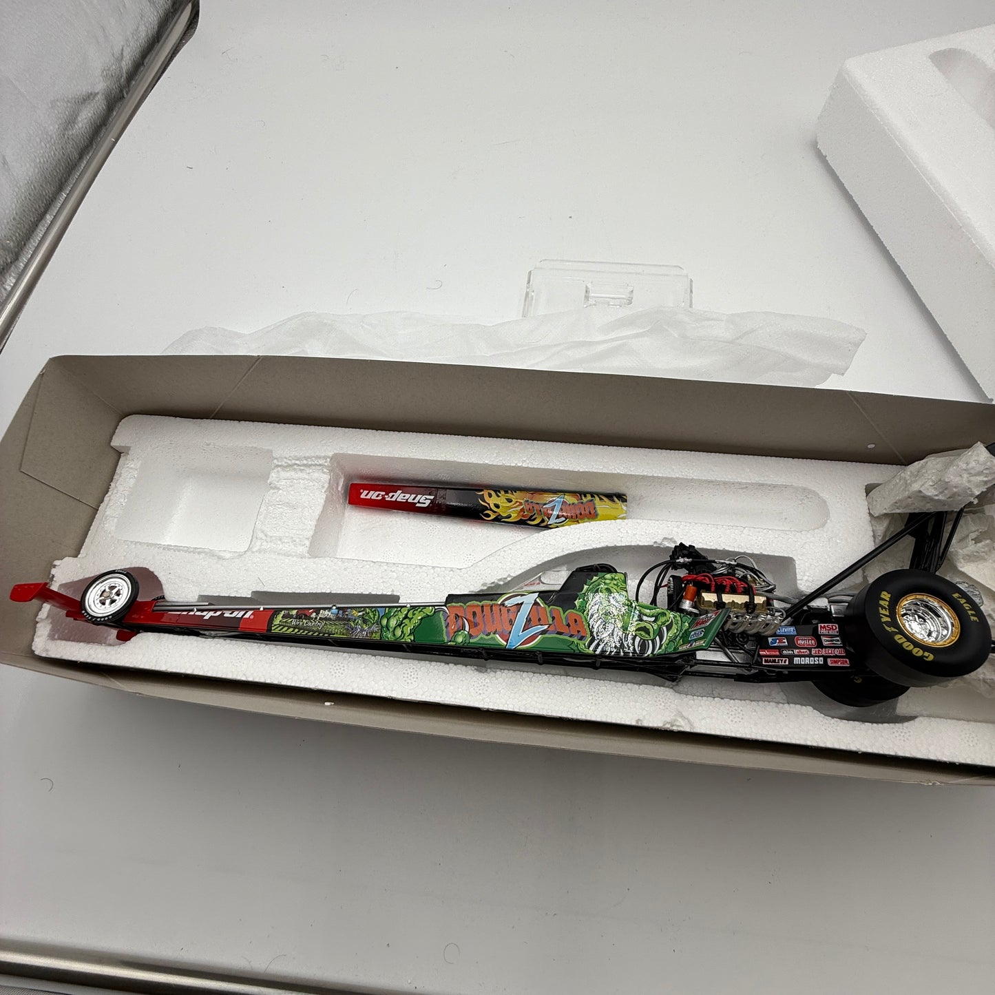 Action Racing Doug Herbert Snap-On Dougzilla 2004 Top Fuel Dragster 1:24 Limited Edition