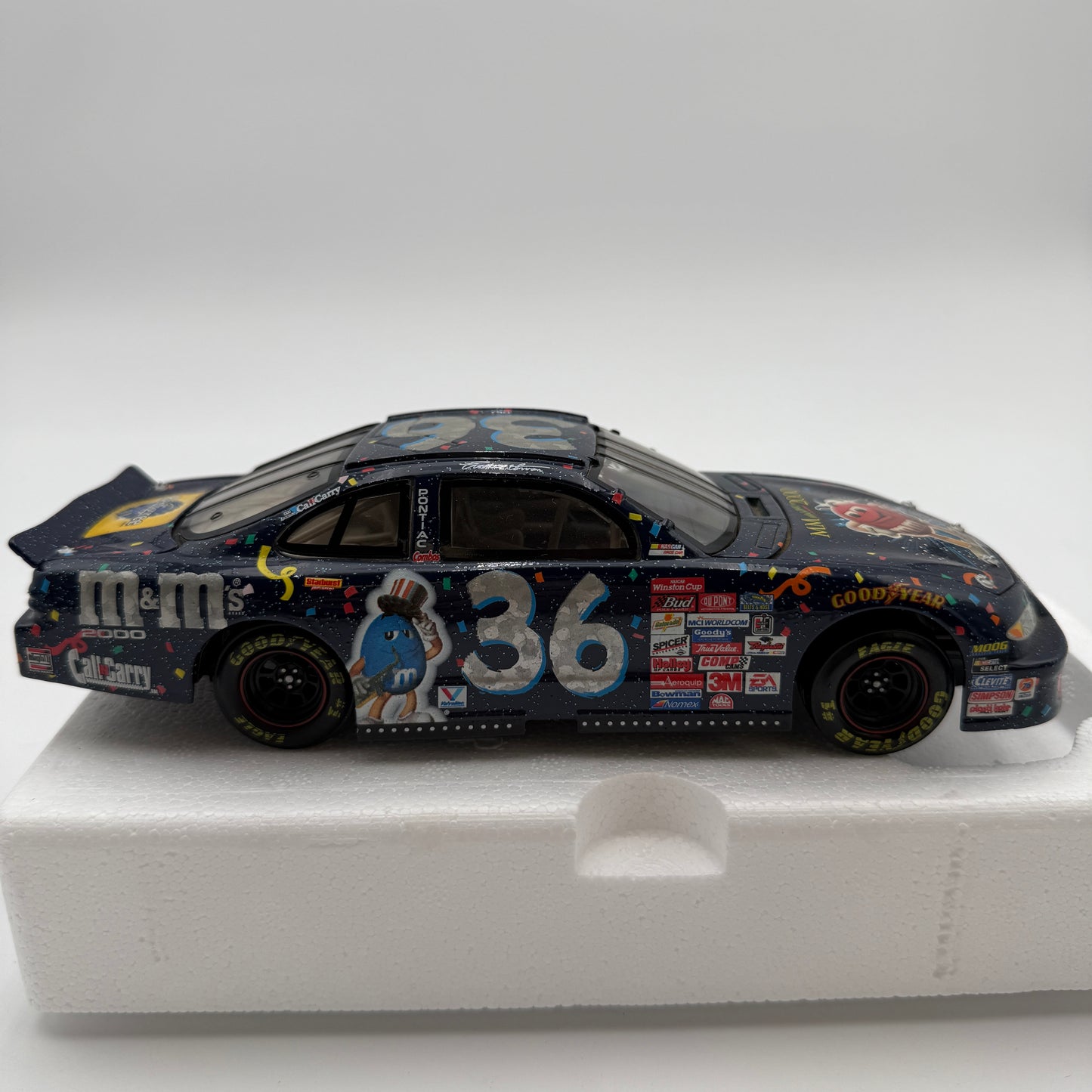 Action Racing Ernie Irvan #36 M&M's Millennium 1999 Pontiac Grand Prix 1:24 RCCA