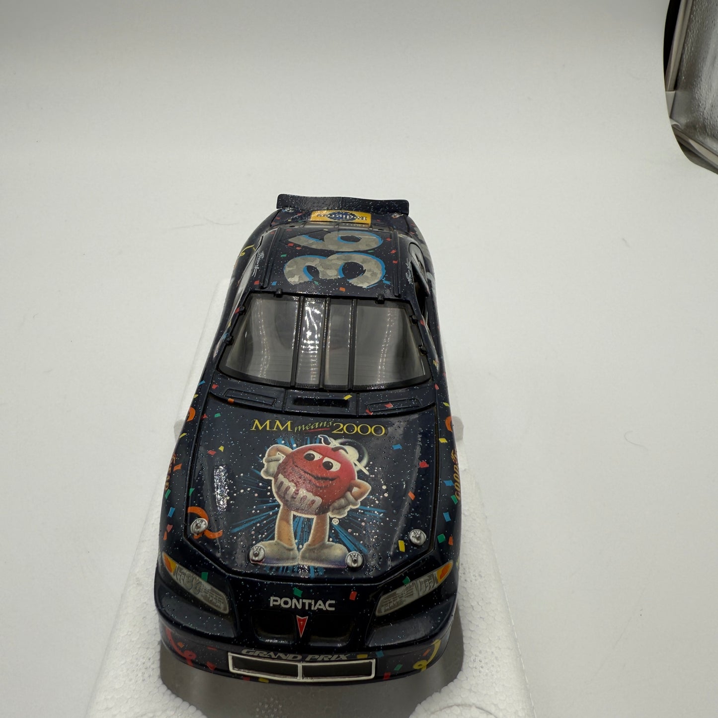 Action Racing Ernie Irvan #36 M&M's Millennium 1999 Pontiac Grand Prix 1:24 RCCA