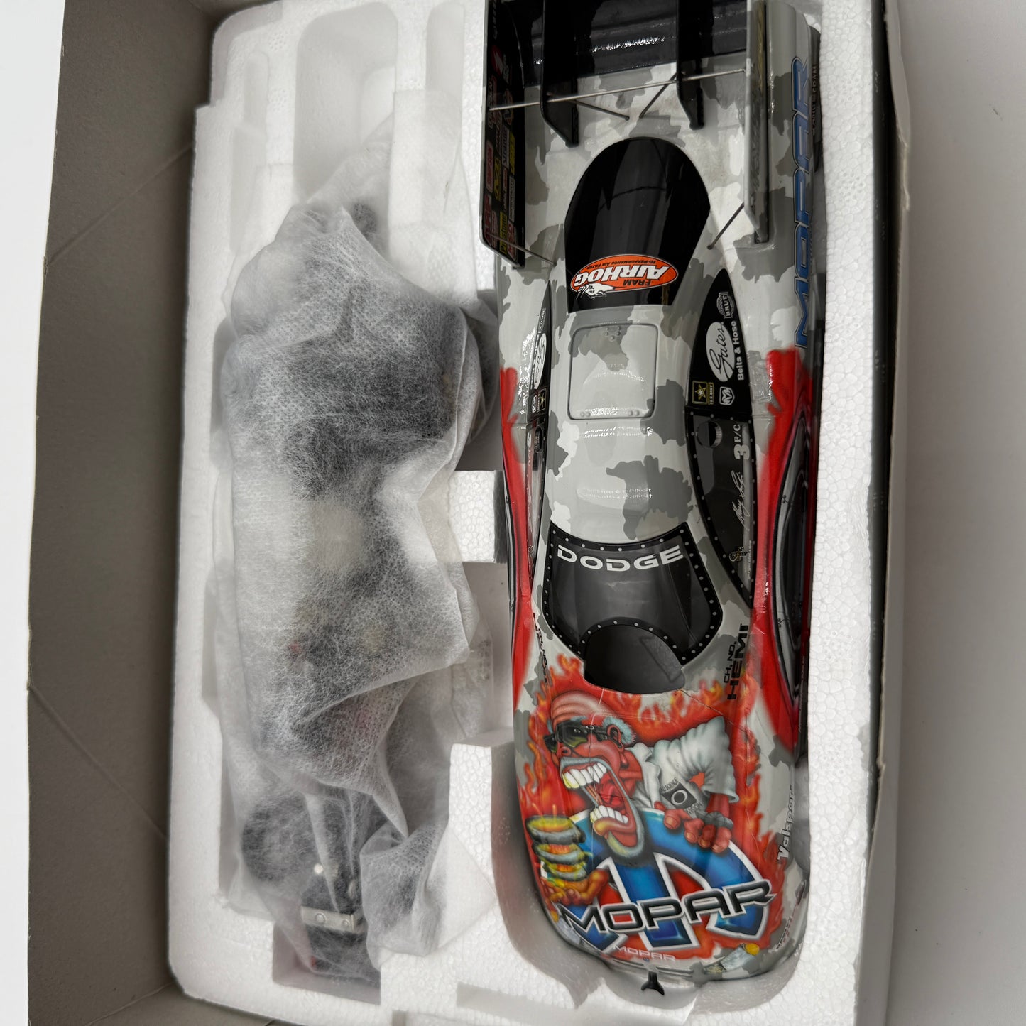 Action Racing Gary Scelzi 2005 Mopar Oakley NHRA 1:24 Carbon Fiber Funny Car Dodge Hemi