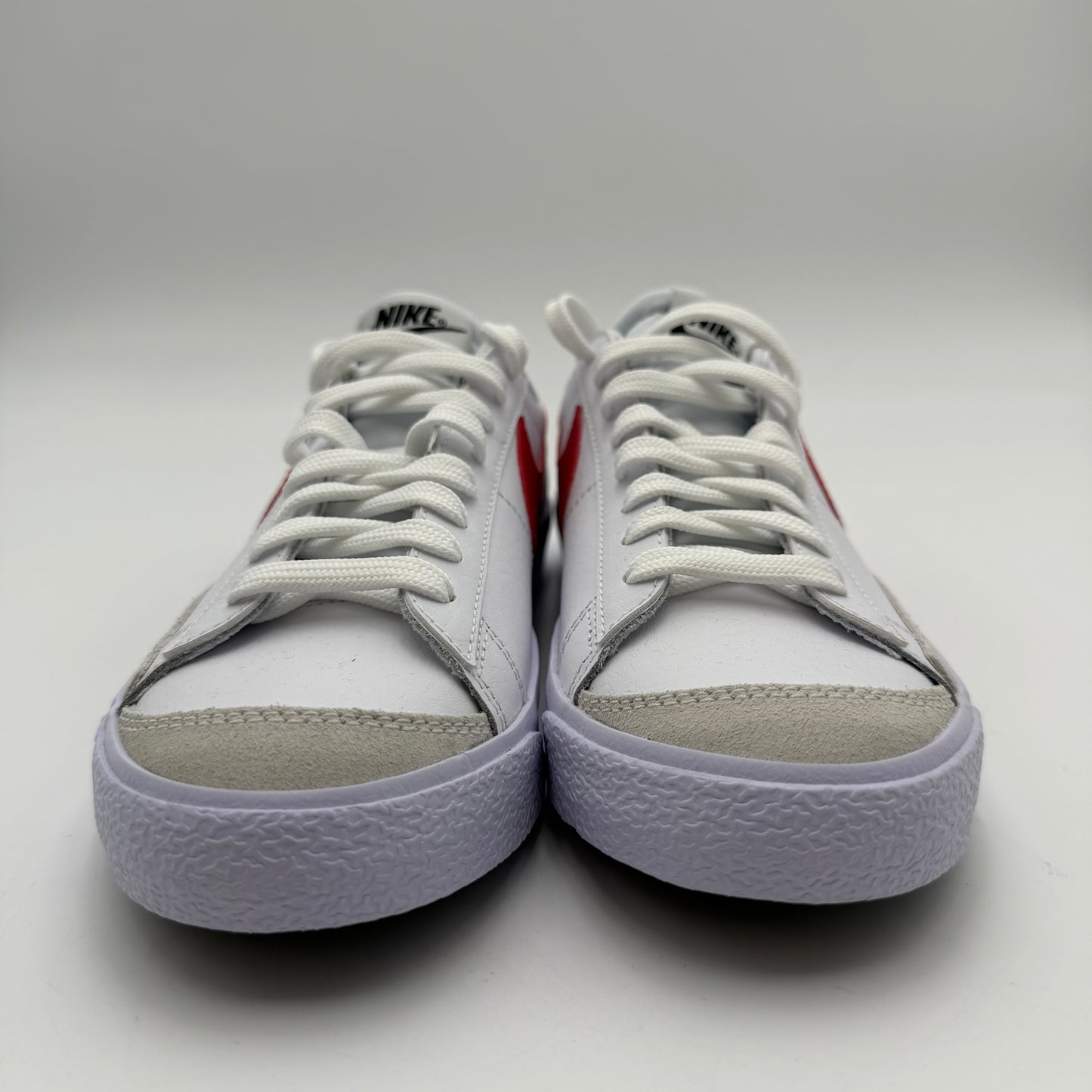 NWOB Nike Grade School Blazer Low '77 White Black Gym Red GS SIZE 4 DA4074-126