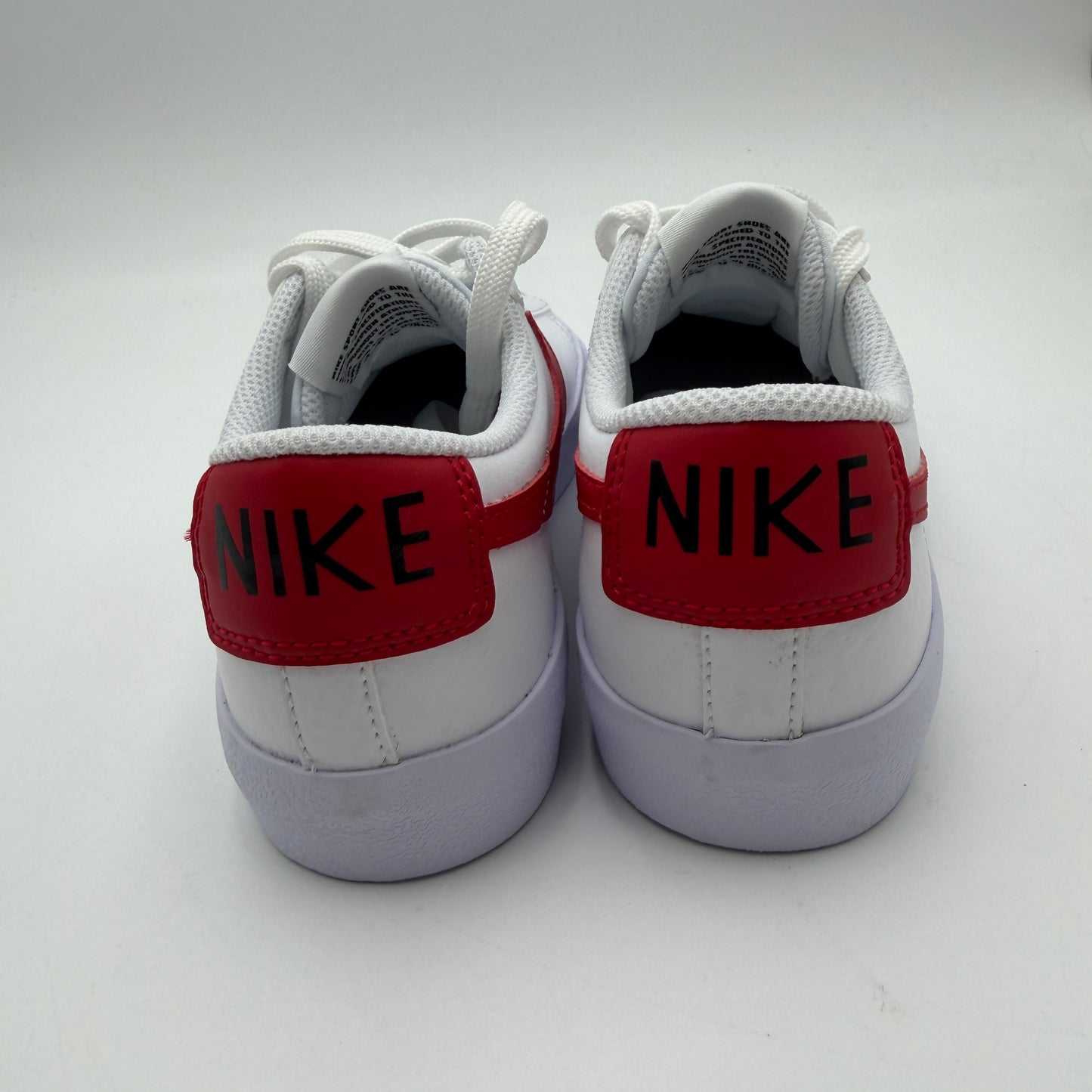 NWOB Nike Grade School Blazer Low '77 White Black Gym Red GS SIZE 4 DA4074-126