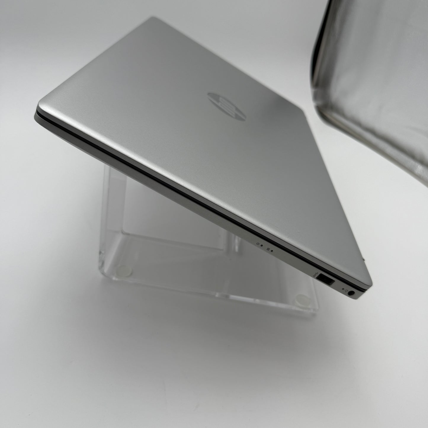 HP 17-CN1053CL Laptop 1TB HDD 12GB RAM Core i5 Silver 2022