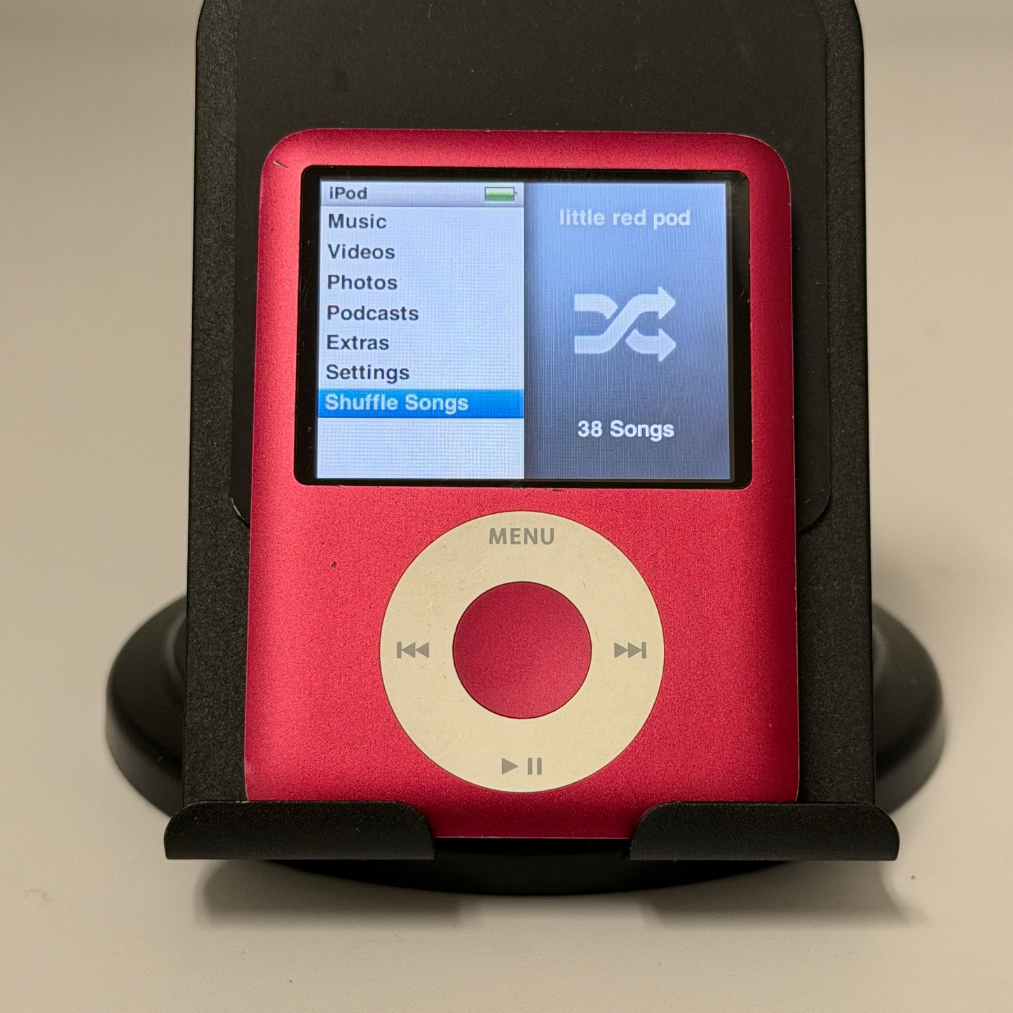 Apple iPod Nano 3rd Gen 8GB Red Product A1236