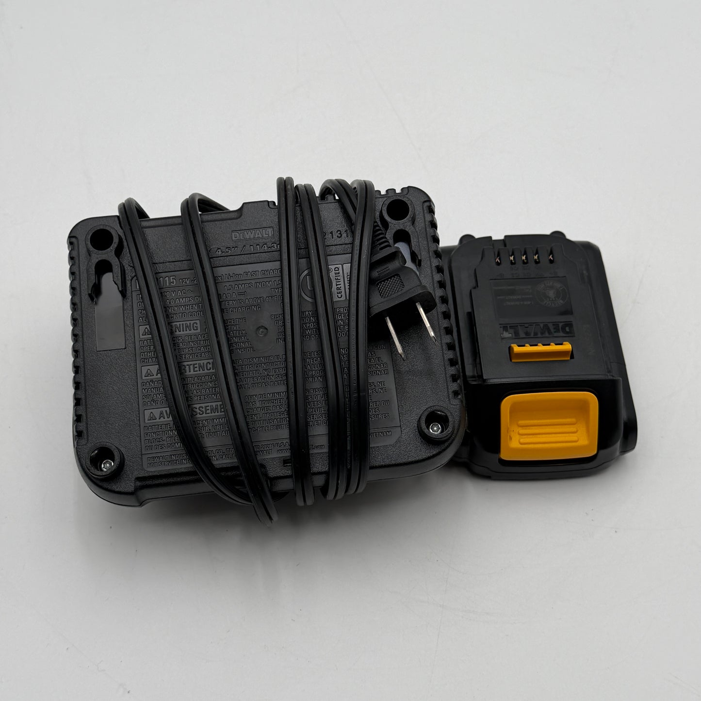 DeWalt DCB115-QW Charger and DCB201 20V Max Battery Kit READ