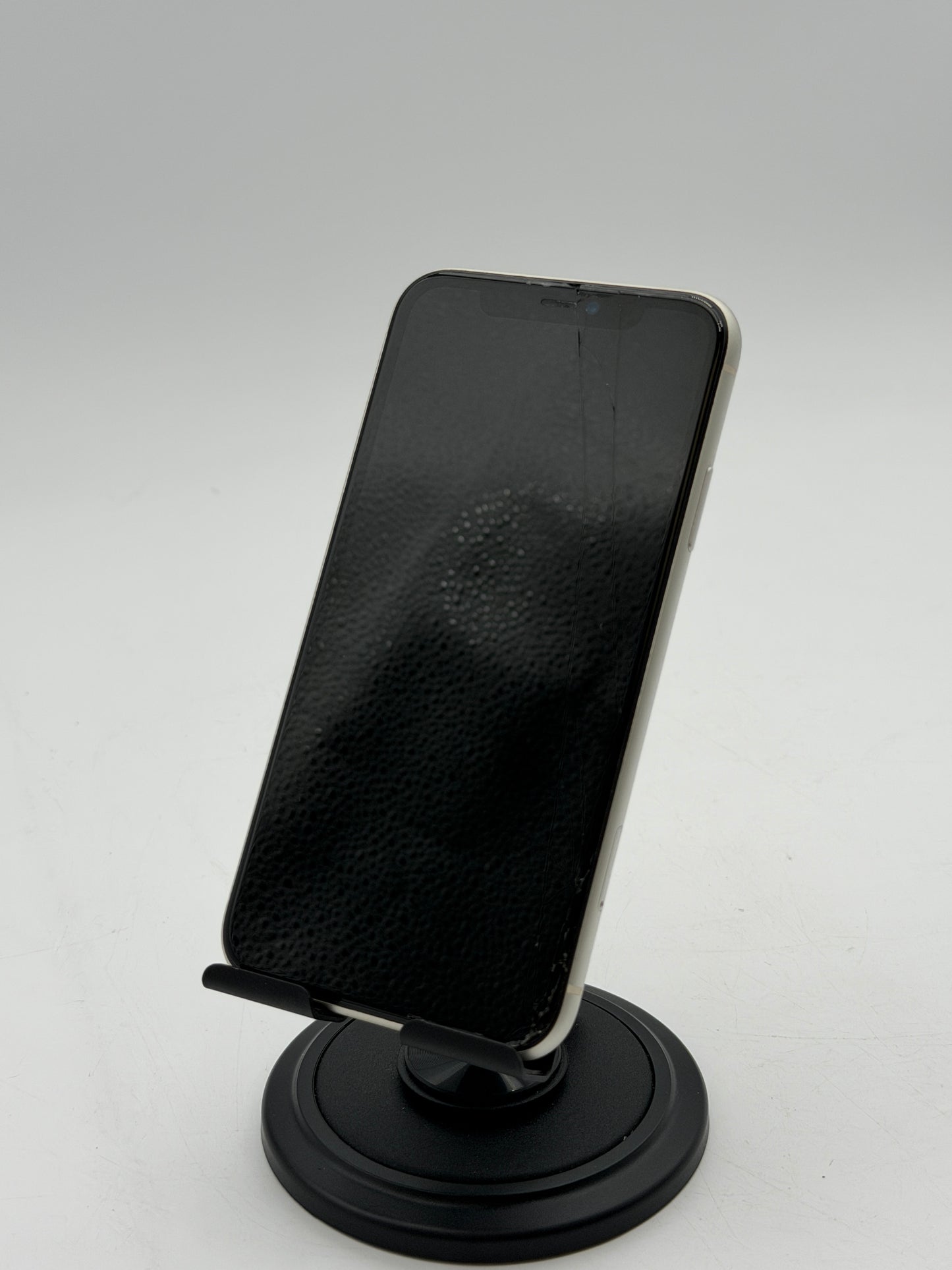 Used Apple iPhone 11 - 128GB - White - Unlocked