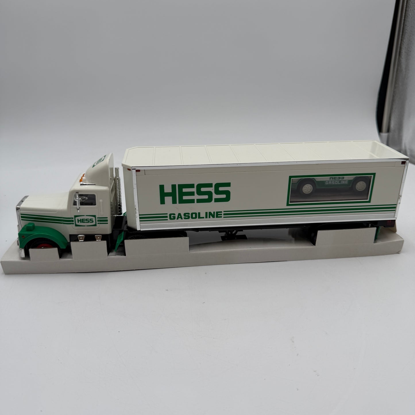 HESS 1992 18 Wheeler and Racer New Stored with Batteries Removed
