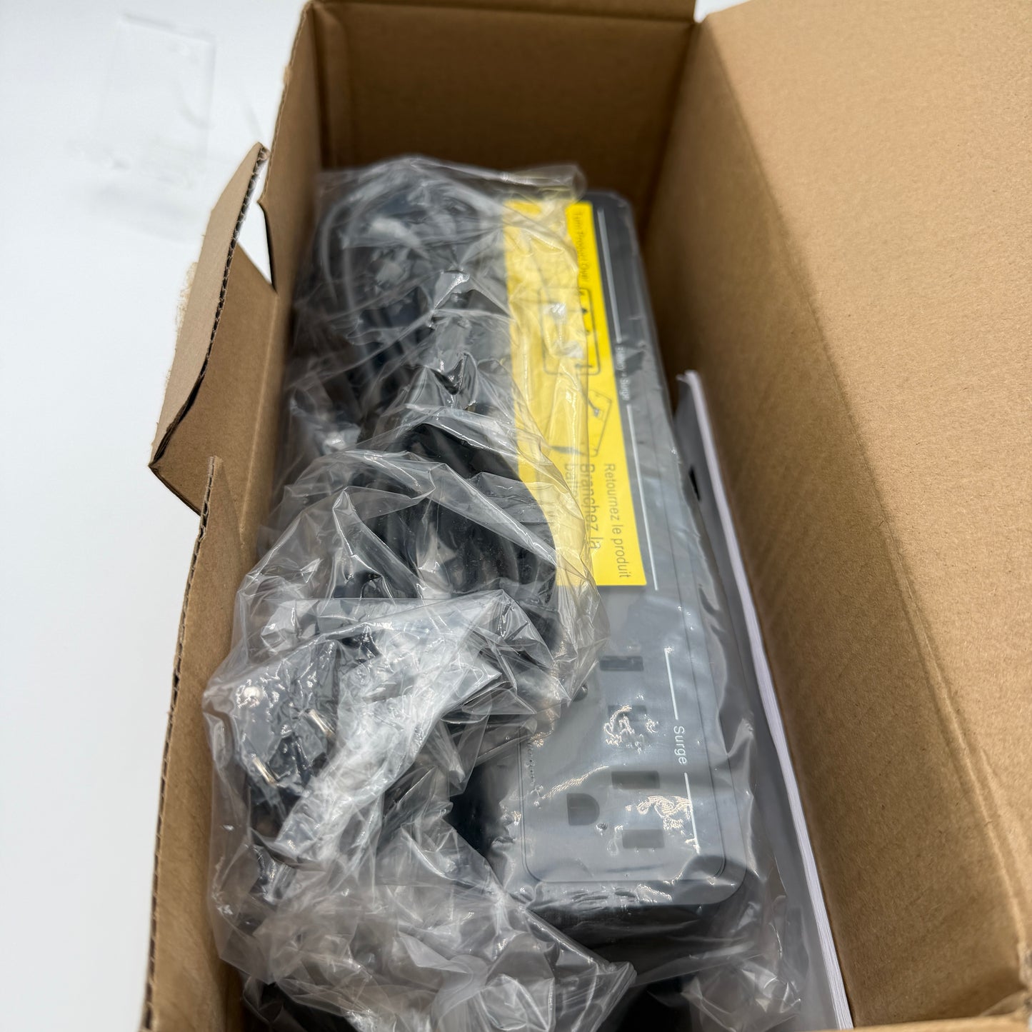 APC Back-UPS 425 VA/255 WATTS Battery Backup - BE425M New In Box