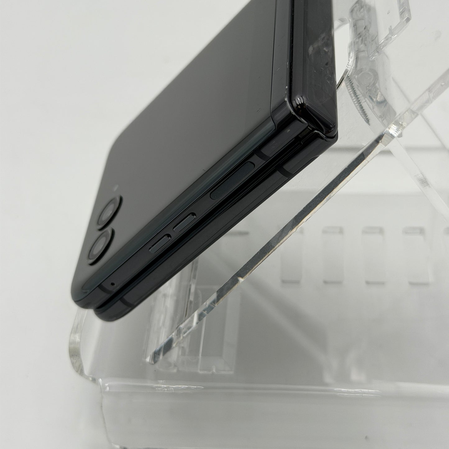 Motorola razr+ 2024 Unlocked 256GB Black Used Condition